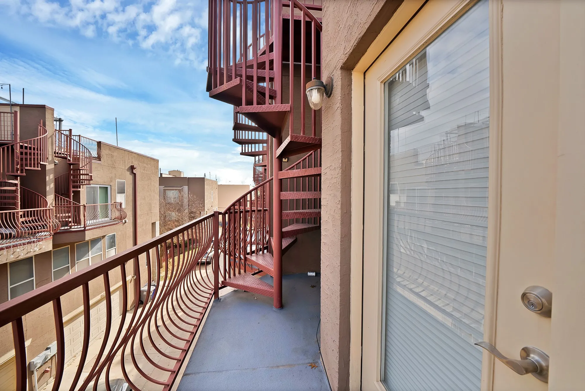 Townhouse For Sale in Dallas County , 1516 Hope Street, Dallas, Texas 75206, 2 Bedroom, 3 Bathroom, 2 Garage spaces, 1,499 Sqft, built in 2013, mls#21114812, Real Estate Agent in Dallas, Homes For Sale in Dallas county, Homes For Sale in Dallas, Realtor in Dallas Texas, Real Estate Brokerage Independent Realty Texas, Luminita Cordes Realtor