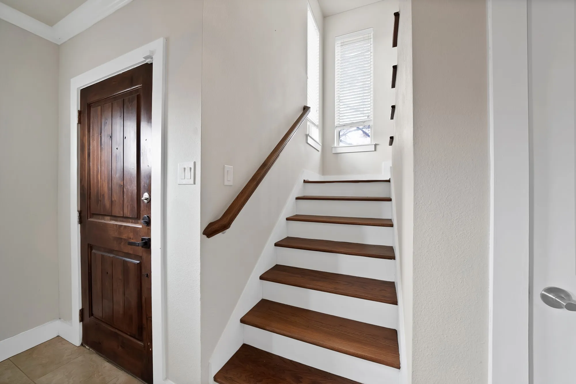 Townhouse For Sale in Dallas County , 1516 Hope Street, Dallas, Texas 75206, 2 Bedroom, 3 Bathroom, 2 Garage spaces, 1,499 Sqft, built in 2013, mls#21114812, Real Estate Agent in Dallas, Homes For Sale in Dallas county, Homes For Sale in Dallas, Realtor in Dallas Texas, Real Estate Brokerage Independent Realty Texas, Luminita Cordes Realtor