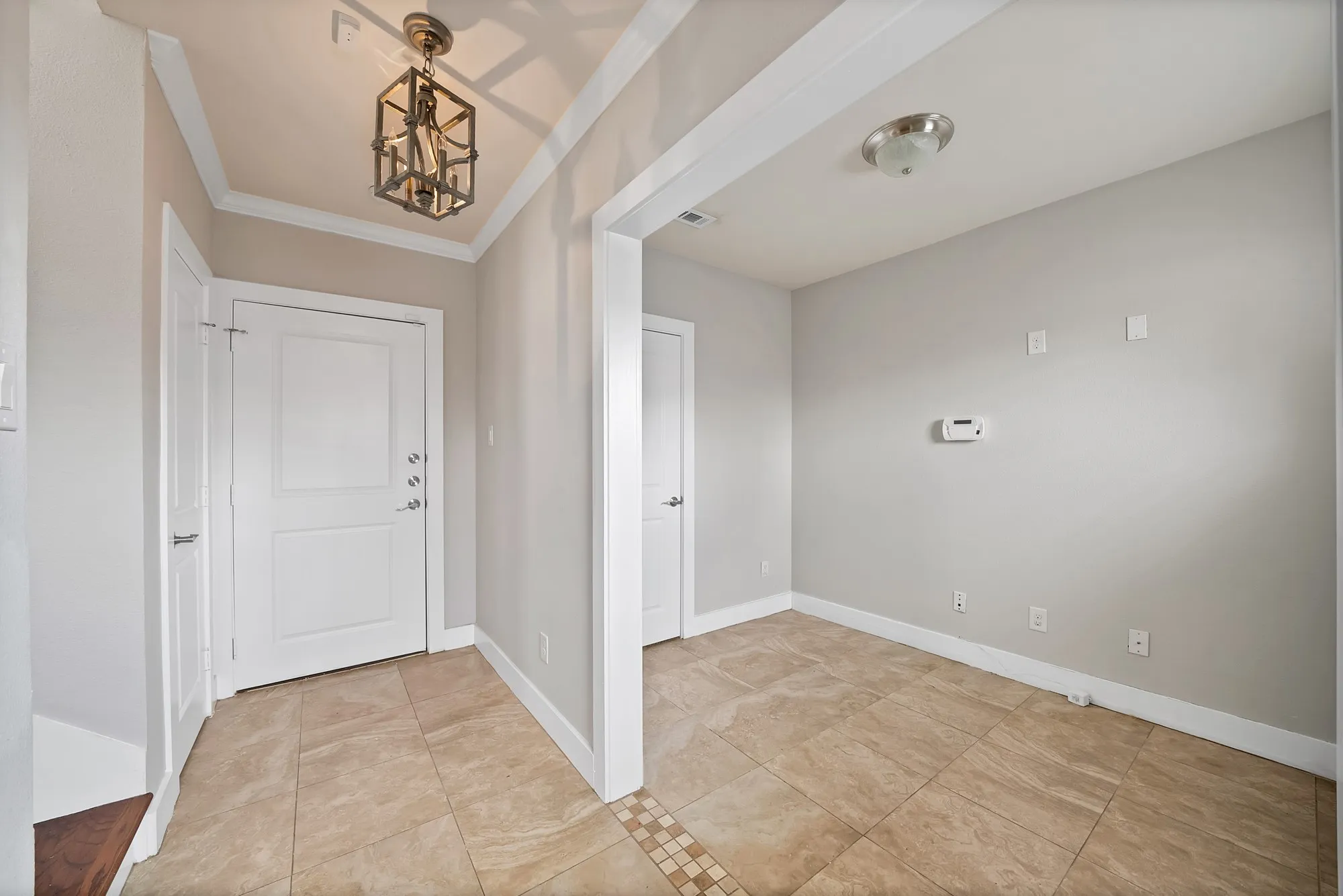 Townhouse For Sale in Dallas County , 1516 Hope Street, Dallas, Texas 75206, 2 Bedroom, 3 Bathroom, 2 Garage spaces, 1,499 Sqft, built in 2013, mls#21114812, Real Estate Agent in Dallas, Homes For Sale in Dallas county, Homes For Sale in Dallas, Realtor in Dallas Texas, Real Estate Brokerage Independent Realty Texas, Luminita Cordes Realtor