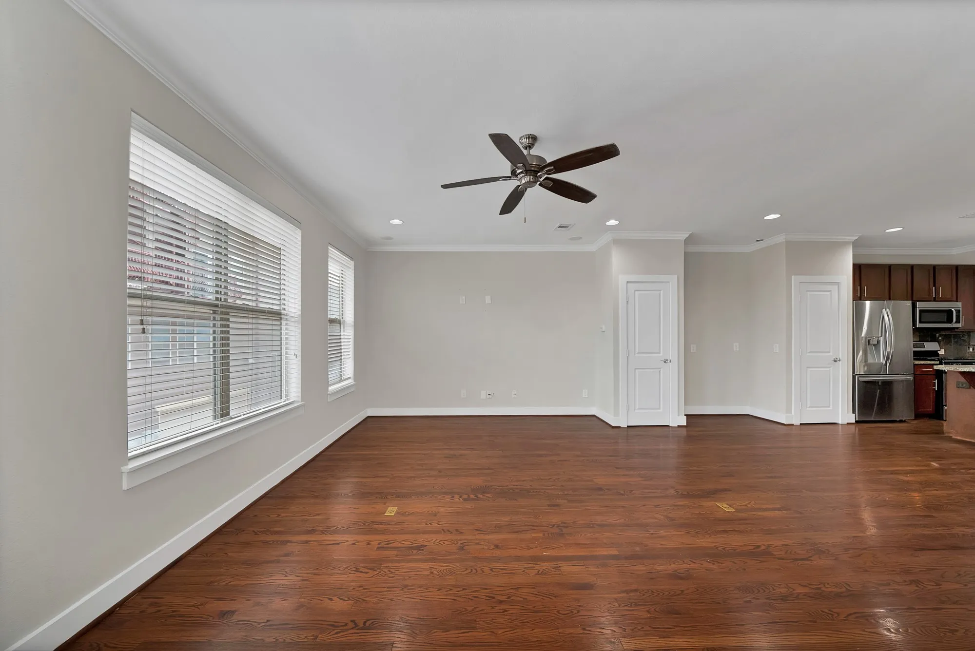 Townhouse For Sale in Dallas County , 1516 Hope Street, Dallas, Texas 75206, 2 Bedroom, 3 Bathroom, 2 Garage spaces, 1,499 Sqft, built in 2013, mls#21114812, Real Estate Agent in Dallas, Homes For Sale in Dallas county, Homes For Sale in Dallas, Realtor in Dallas Texas, Real Estate Brokerage Independent Realty Texas, Luminita Cordes Realtor