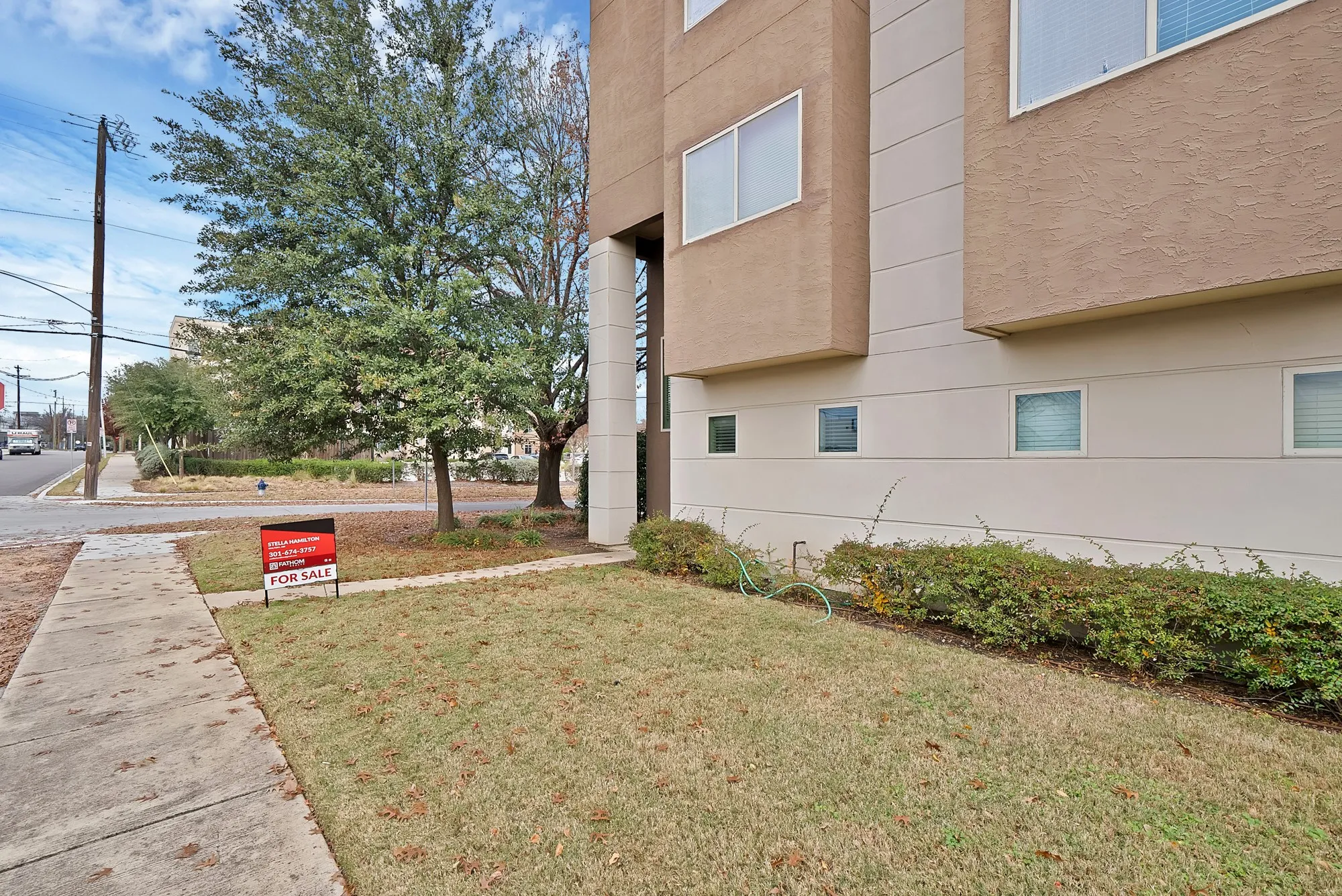 Townhouse For Sale in Dallas County , 1516 Hope Street, Dallas, Texas 75206, 2 Bedroom, 3 Bathroom, 2 Garage spaces, 1,499 Sqft, built in 2013, mls#21114812, Real Estate Agent in Dallas, Homes For Sale in Dallas county, Homes For Sale in Dallas, Realtor in Dallas Texas, Real Estate Brokerage Independent Realty Texas, Luminita Cordes Realtor