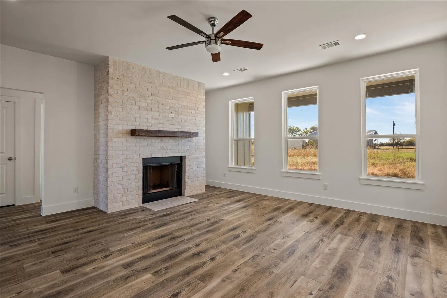 Single Family Residence For Sale in Hunt County , 3232 Willow Road, Celeste, Texas 75423, 4 Bedroom, 2 Bathroom, 2 Garage spaces, 1,842 Sqft, built in 2025, mls#21114852, Real Estate Agent in Celeste, Homes For Sale in Hunt county, Homes For Sale in Celeste, Realtor in Celeste Texas, Real Estate Brokerage Independent Realty Texas, Luminita Cordes Realtor
