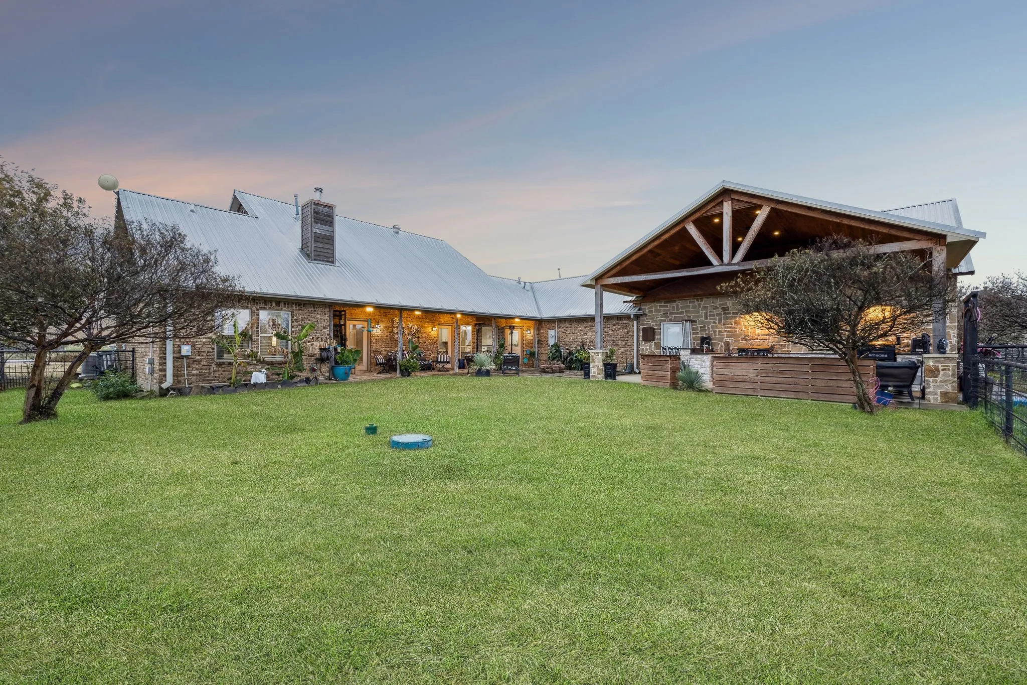 Single Family Residence For Sale in Hunt County , 6162 Graham Point, Royse City, Texas 75189, 4 Bedrooms, 3 Bathrooms, 3 Garage spaces, 3,074 Sqft, built in 2004, Price $748,000, mls#21112986, Real Estate Agent in Royse City, Homes For Sale in Hunt county, Homes For Sale in Royse City, Realtor in Royse City Texas, Real Estate Brokerage Independent Realty Texas, Luminita Cordes Realtor
