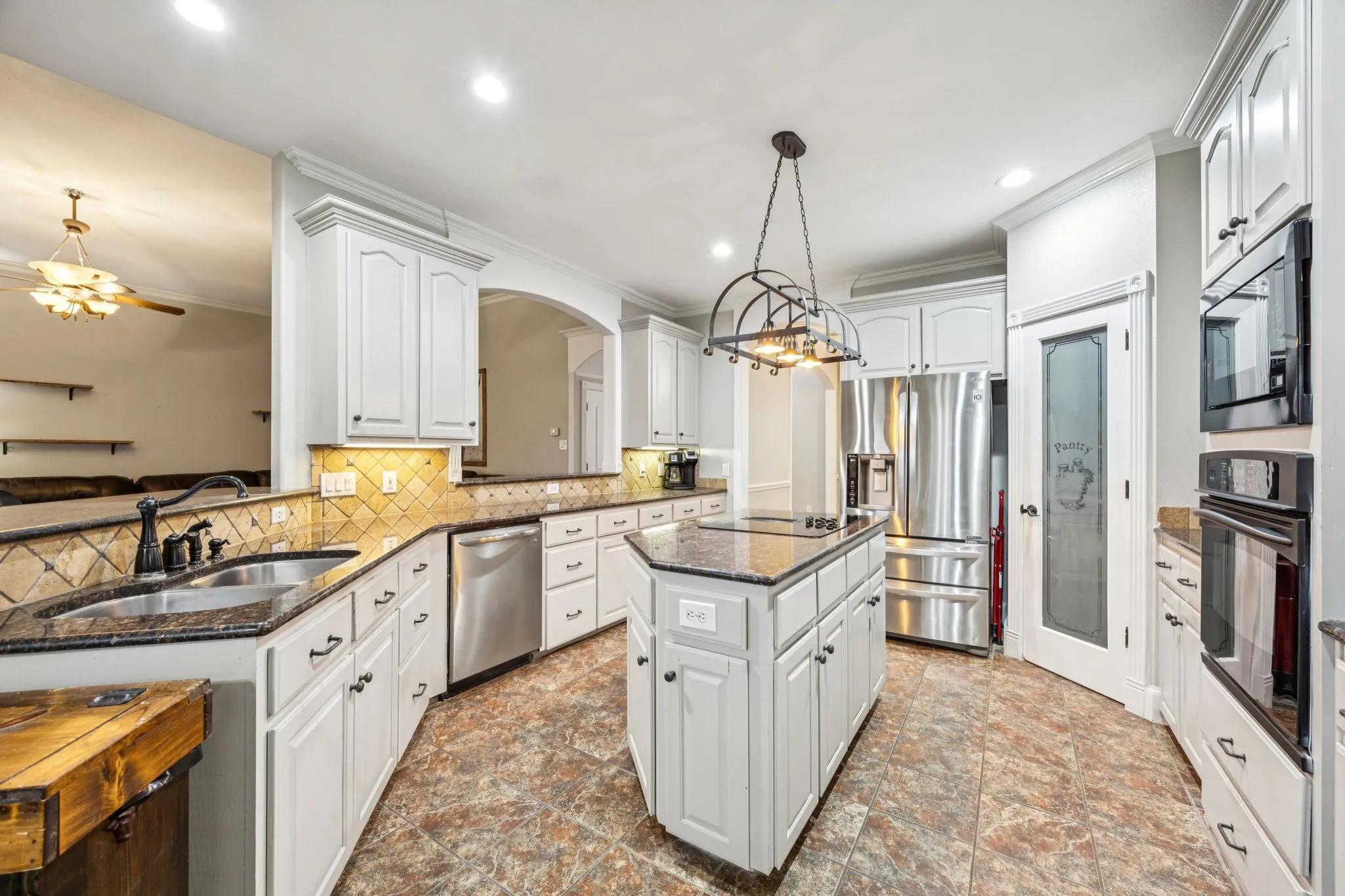 Single Family Residence For Sale in Hunt County , 6162 Graham Point, Royse City, Texas 75189, 4 Bedrooms, 3 Bathrooms, 3 Garage spaces, 3,074 Sqft, built in 2004, Price $748,000, mls#21112986, Real Estate Agent in Royse City, Homes For Sale in Hunt county, Homes For Sale in Royse City, Realtor in Royse City Texas, Real Estate Brokerage Independent Realty Texas, Luminita Cordes Realtor