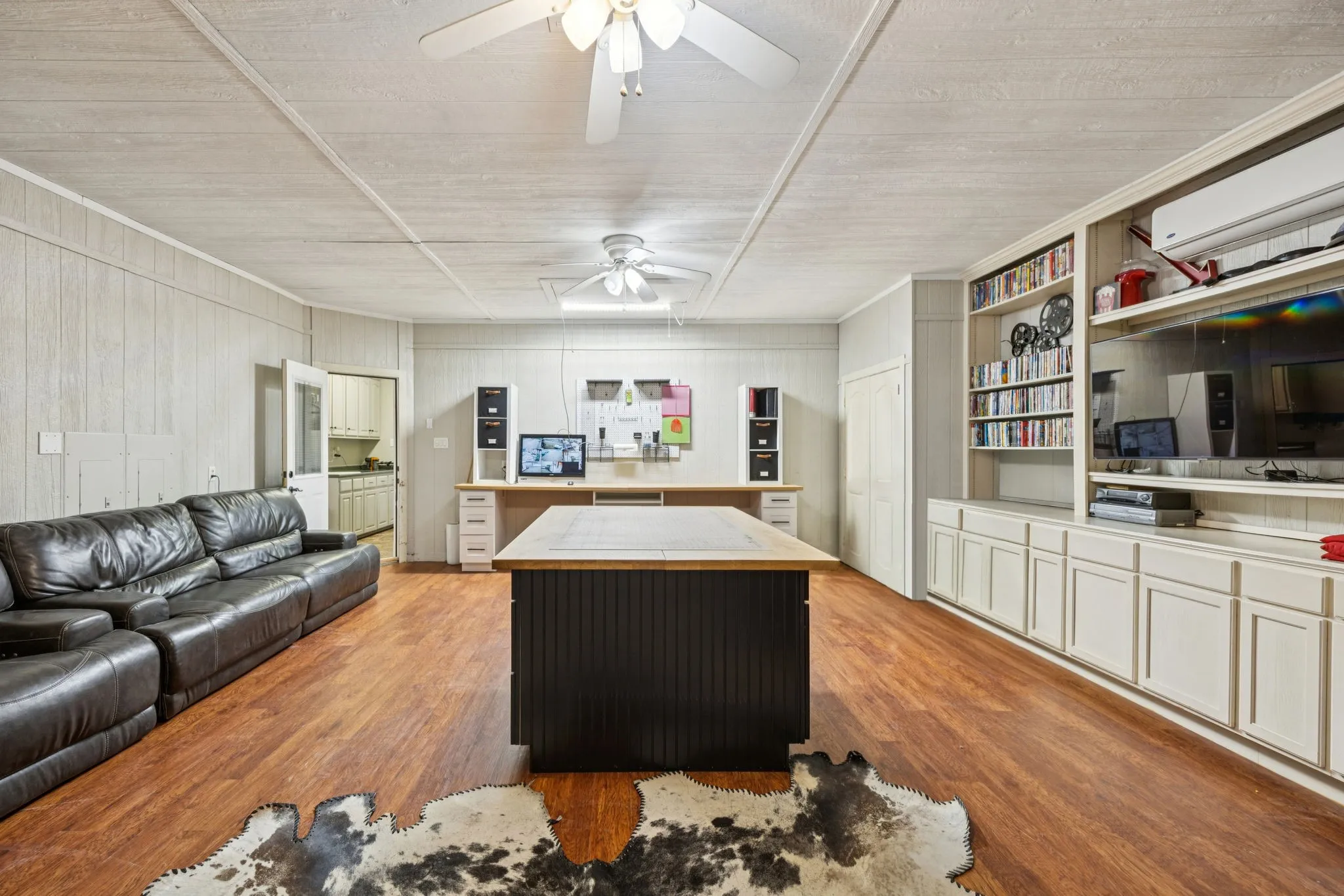 Single Family Residence For Sale in Hunt County , 6162 Graham Point, Royse City, Texas 75189, 4 Bedrooms, 3 Bathrooms, 3 Garage spaces, 3,074 Sqft, built in 2004, Price $748,000, mls#21112986, Real Estate Agent in Royse City, Homes For Sale in Hunt county, Homes For Sale in Royse City, Realtor in Royse City Texas, Real Estate Brokerage Independent Realty Texas, Luminita Cordes Realtor