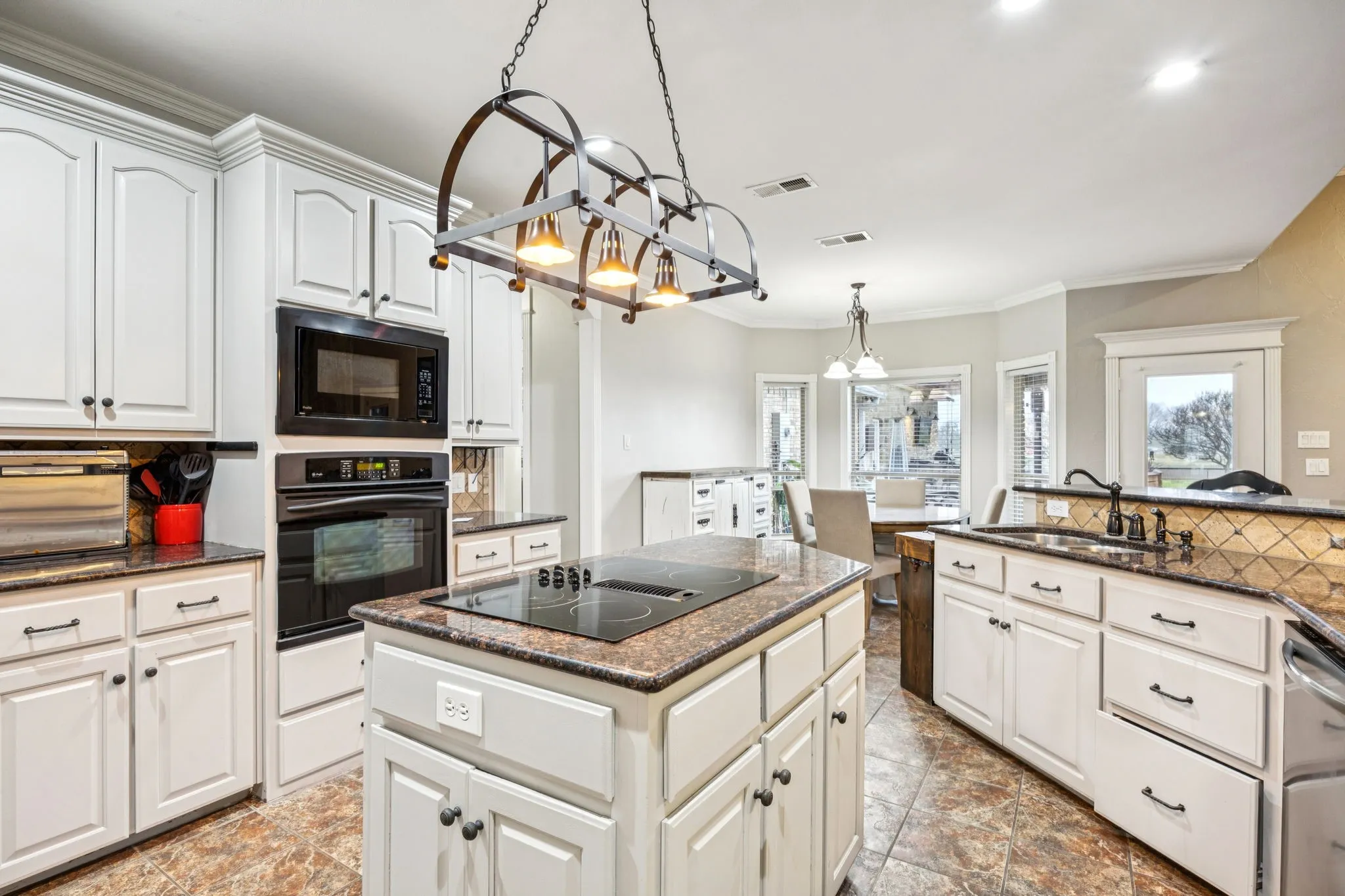 Single Family Residence For Sale in Hunt County , 6162 Graham Point, Royse City, Texas 75189, 4 Bedrooms, 3 Bathrooms, 3 Garage spaces, 3,074 Sqft, built in 2004, Price $748,000, mls#21112986, Real Estate Agent in Royse City, Homes For Sale in Hunt county, Homes For Sale in Royse City, Realtor in Royse City Texas, Real Estate Brokerage Independent Realty Texas, Luminita Cordes Realtor