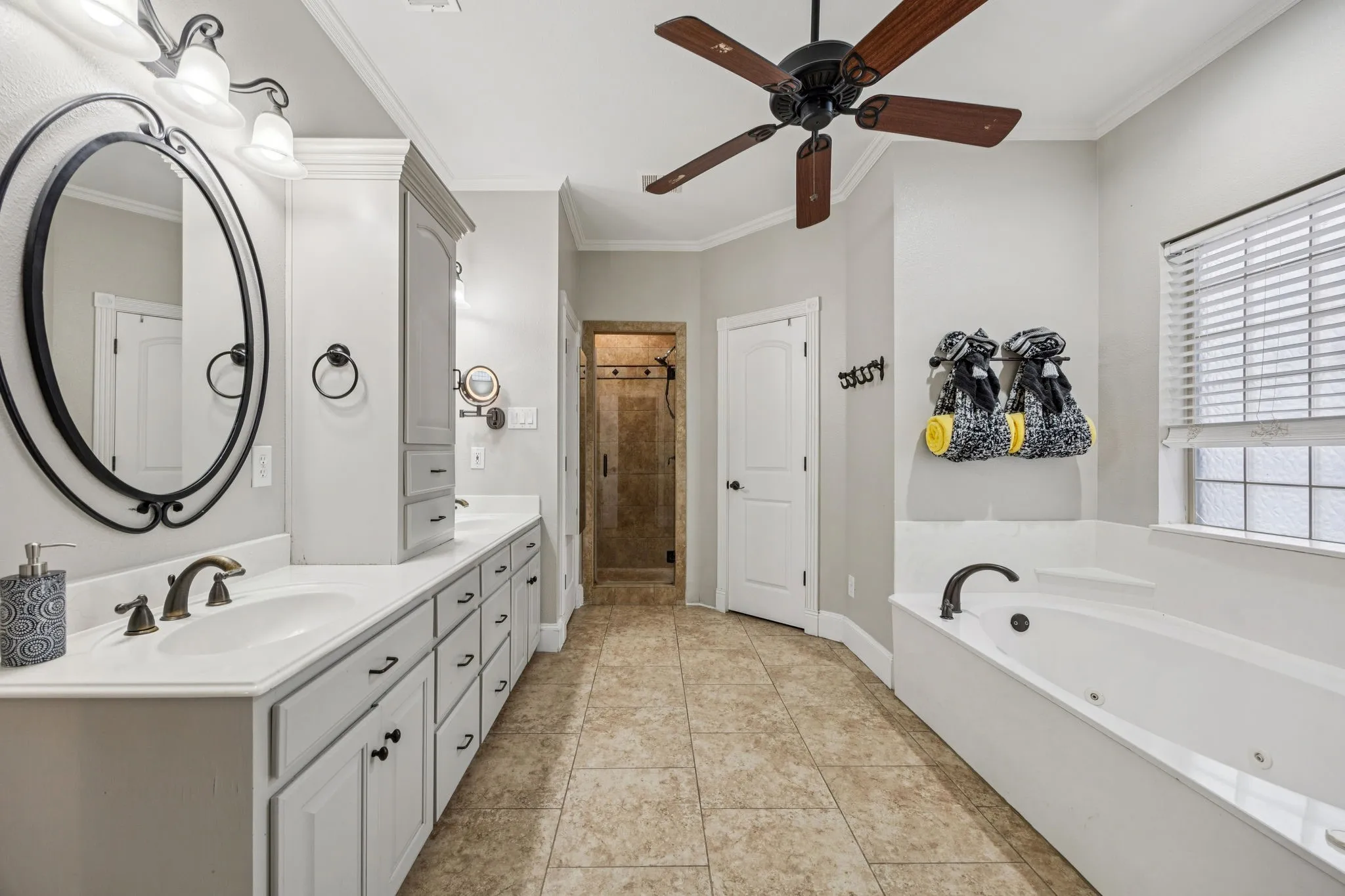Single Family Residence For Sale in Hunt County , 6162 Graham Point, Royse City, Texas 75189, 4 Bedrooms, 3 Bathrooms, 3 Garage spaces, 3,074 Sqft, built in 2004, Price $748,000, mls#21112986, Real Estate Agent in Royse City, Homes For Sale in Hunt county, Homes For Sale in Royse City, Realtor in Royse City Texas, Real Estate Brokerage Independent Realty Texas, Luminita Cordes Realtor