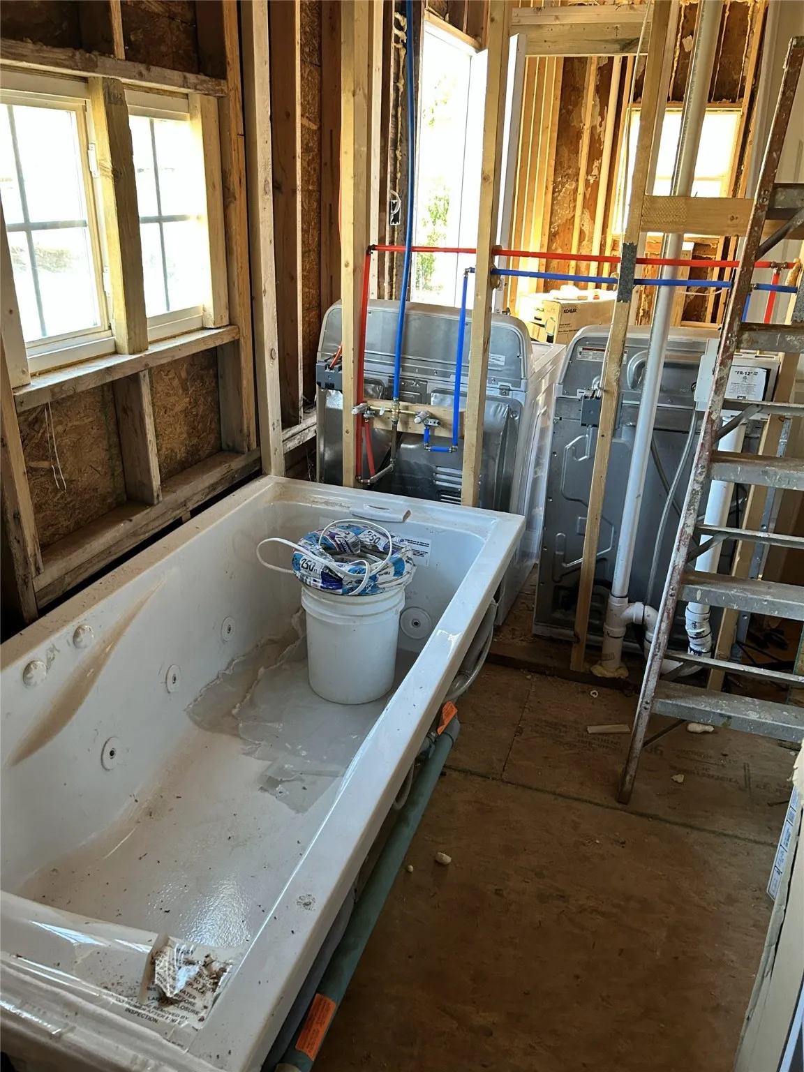 Primary en suite with jetted tub
