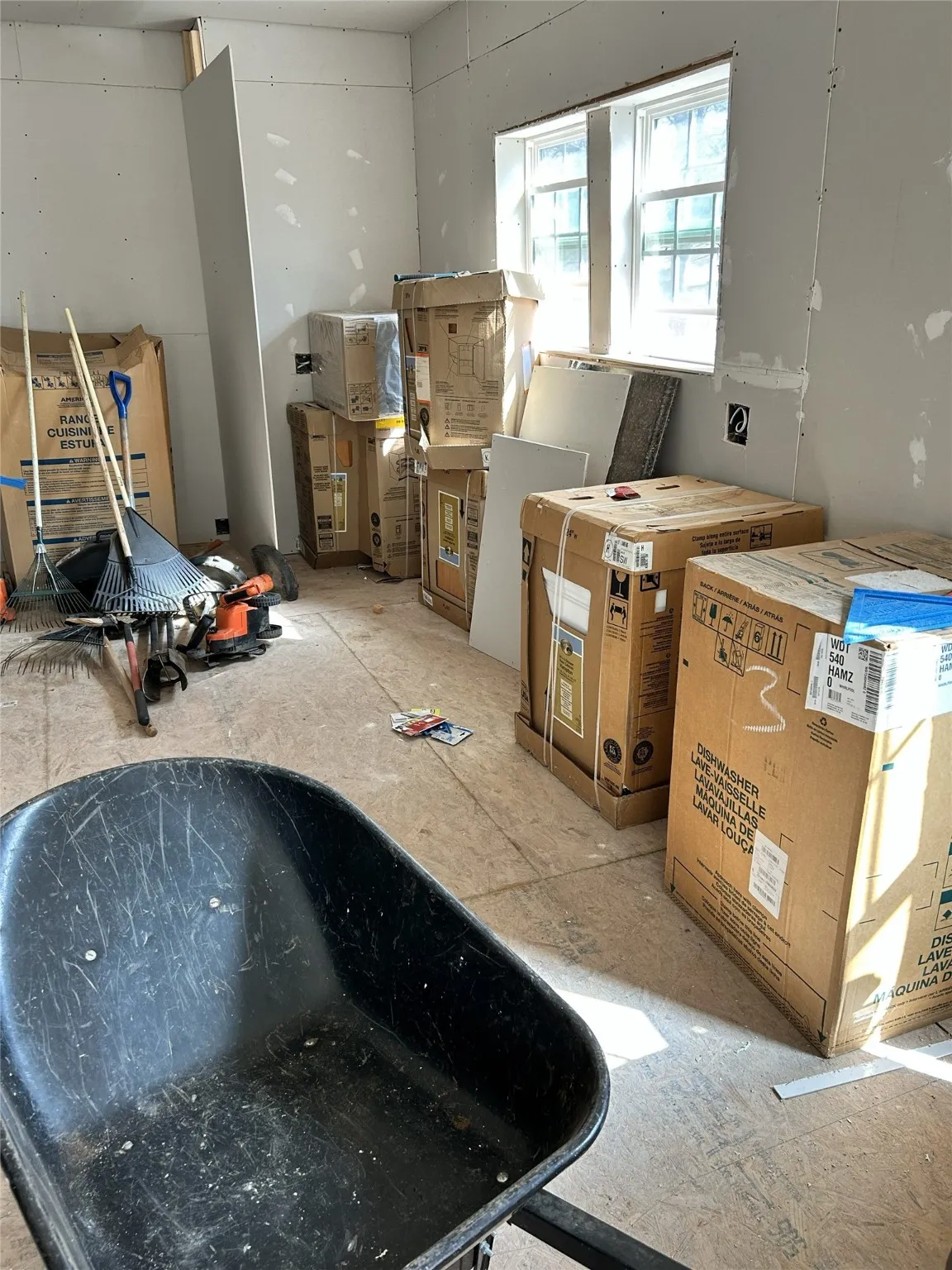 Kitchen will new cabinetry in boxes