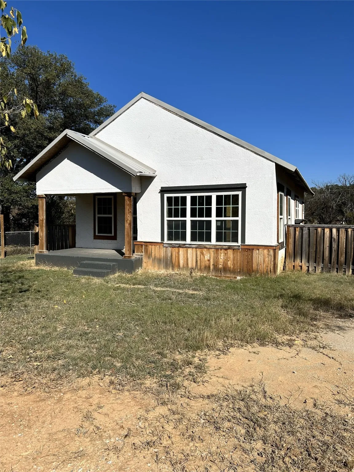 Single Family Residence For Sale in Brown County , 3514 2nd Street, Brownwood, Texas 76801, 2 Bedrooms, 2 Bathrooms, Garage spaces, 928 Sqft, built in 0, Price $85,000, mls#21114510, Real Estate Agent in Brownwood, Homes For Sale in Brown county, Homes For Sale in Brownwood, Realtor in Brownwood Texas, Real Estate Brokerage Independent Realty Texas, Luminita Cordes Realtor