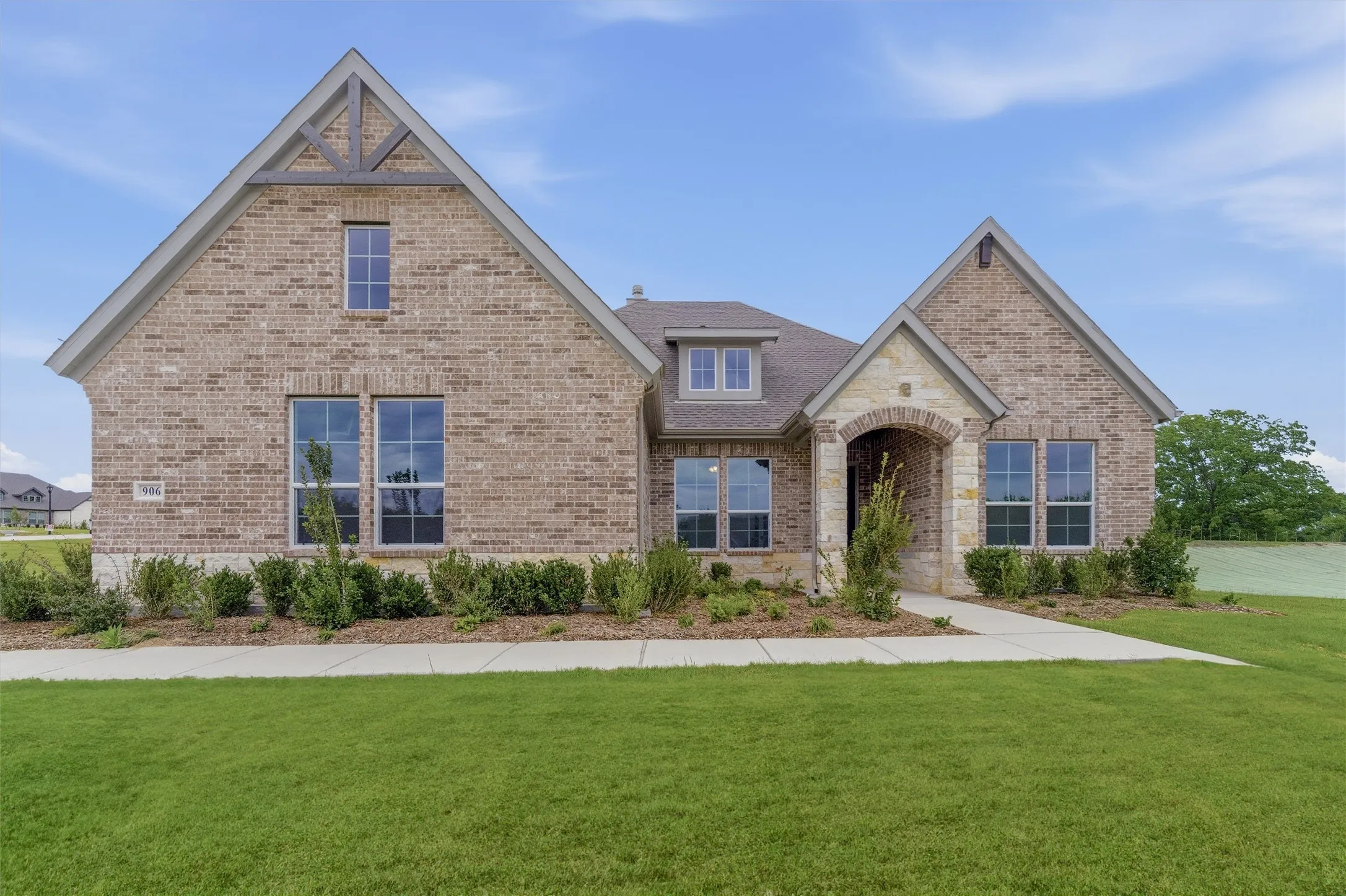 Single Family Residence For Sale in Grayson County , 906 Perrin Lane, Van Alstyne, Texas 75495, 4 Bedroom, 3 Bathroom, 3 Garage spaces, 2,499 Sqft, built in 2026, New Construction - Incomplete, mls#21114989, Real Estate Agent in Van Alstyne, Homes For Sale in Grayson county, Homes For Sale in Van Alstyne, Realtor in Van Alstyne Texas, Real Estate Brokerage Independent Realty Texas, Luminita Cordes Realtor