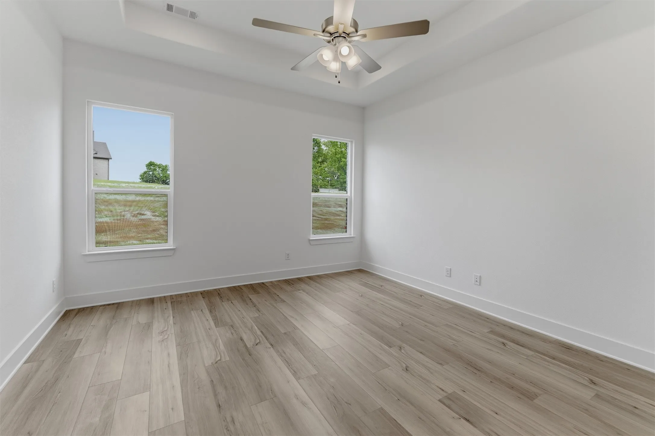 Single Family Residence For Sale in Grayson County , 906 Perrin Lane, Van Alstyne, Texas 75495, 4 Bedroom, 3 Bathroom, 3 Garage spaces, 2,499 Sqft, built in 2026, New Construction - Incomplete, mls#21114989, Real Estate Agent in Van Alstyne, Homes For Sale in Grayson county, Homes For Sale in Van Alstyne, Realtor in Van Alstyne Texas, Real Estate Brokerage Independent Realty Texas, Luminita Cordes Realtor