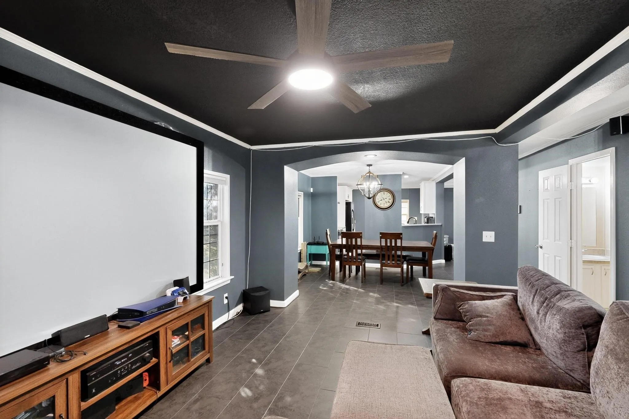 Manufactured Home For Sale in Johnson County , 5925 Fm 2415, Alvarado, Texas 76009, 4 Bedroom, 3 Bathroom, Garage spaces, 2,353 Sqft, built in 2002, Preowned, mls#21114953, Real Estate Agent in Alvarado, Homes For Sale in Johnson county, Homes For Sale in Alvarado, Realtor in Alvarado Texas, Real Estate Brokerage Independent Realty Texas, Luminita Cordes Realtor