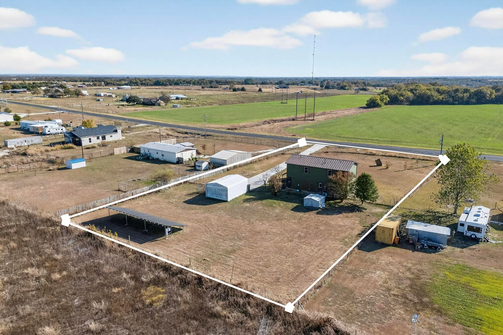 Manufactured Home For Sale in Johnson County , 5925 Fm 2415, Alvarado, Texas 76009, 4 Bedroom, 3 Bathroom, Garage spaces, 2,353 Sqft, built in 2002, Preowned, mls#21114953, Real Estate Agent in Alvarado, Homes For Sale in Johnson county, Homes For Sale in Alvarado, Realtor in Alvarado Texas, Real Estate Brokerage Independent Realty Texas, Luminita Cordes Realtor