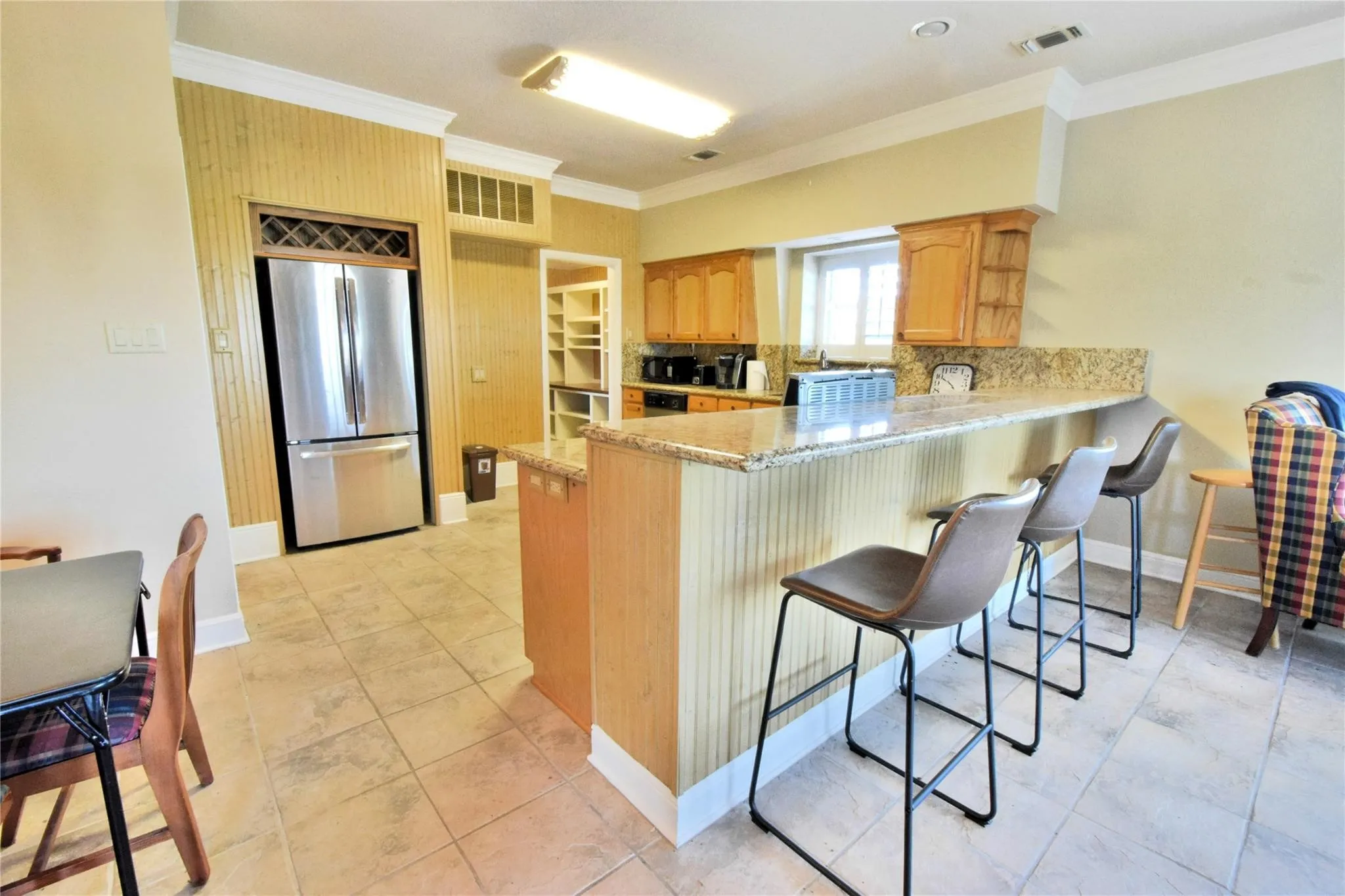 Single Family Residence For Sale in Wise County , 108 Barham, Bridgeport, Texas 76426, 2 Bedroom, 3 Bathroom, 15 Garage spaces, 1,760 Sqft, built in 2003, Preowned, Price $1,195,000, mls#21115153, Real Estate Agent in Bridgeport, Homes For Sale in Wise county, Homes For Sale in Bridgeport, Realtor in Bridgeport Texas, Real Estate Brokerage Independent Realty Texas, Luminita Cordes Realtor
