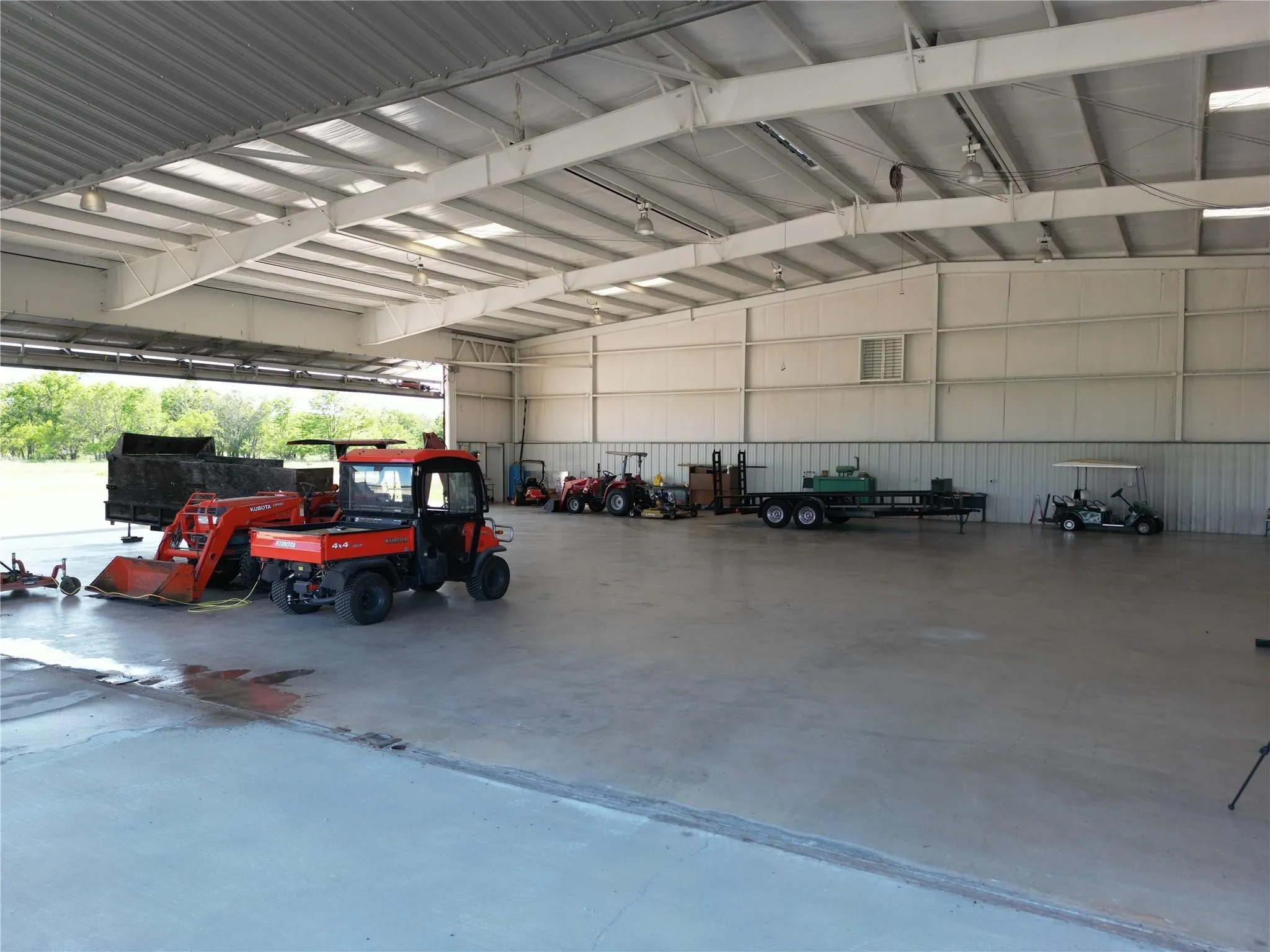 Single Family Residence For Sale in Wise County , 108 Barham, Bridgeport, Texas 76426, 2 Bedroom, 3 Bathroom, 15 Garage spaces, 1,760 Sqft, built in 2003, Preowned, Price $1,195,000, mls#21115153, Real Estate Agent in Bridgeport, Homes For Sale in Wise county, Homes For Sale in Bridgeport, Realtor in Bridgeport Texas, Real Estate Brokerage Independent Realty Texas, Luminita Cordes Realtor