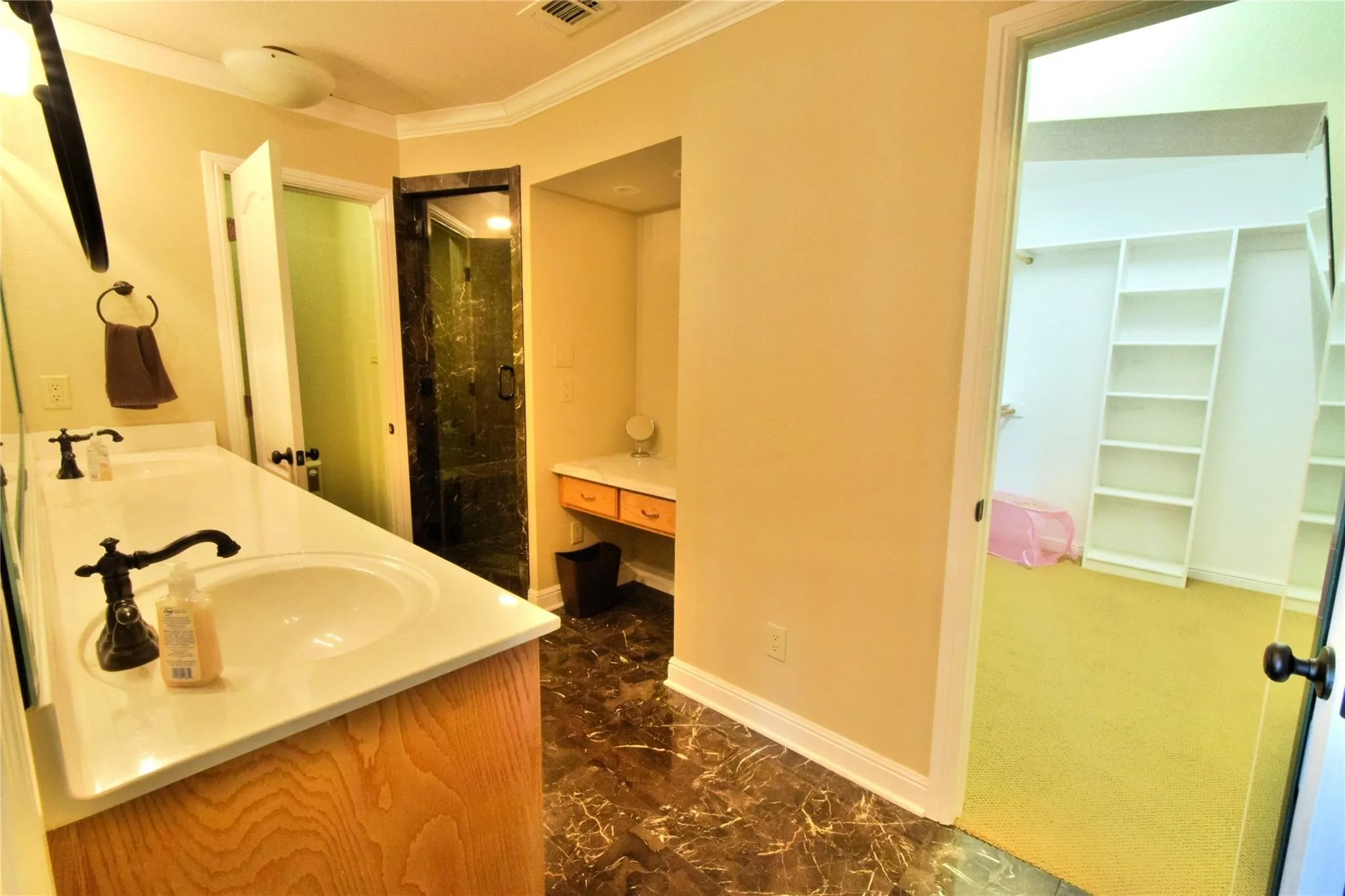 Single Family Residence For Sale in Wise County , 108 Barham, Bridgeport, Texas 76426, 2 Bedroom, 3 Bathroom, 15 Garage spaces, 1,760 Sqft, built in 2003, Preowned, Price $1,195,000, mls#21115153, Real Estate Agent in Bridgeport, Homes For Sale in Wise county, Homes For Sale in Bridgeport, Realtor in Bridgeport Texas, Real Estate Brokerage Independent Realty Texas, Luminita Cordes Realtor