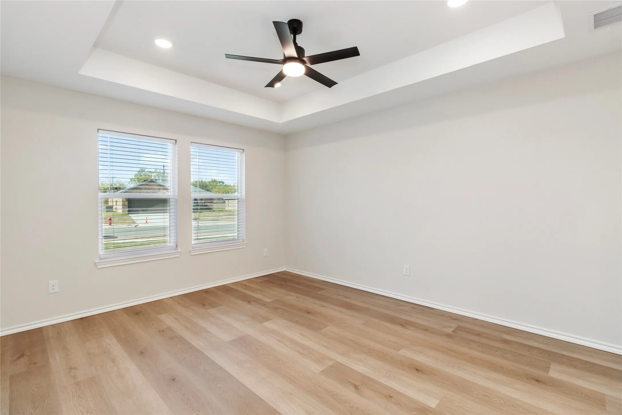Single Family Residence For Sale in Coleman County , 811 Bella Boulevard, Coleman, Texas 76834, 3 Bedroom, 2 Bathroom, 2 Garage spaces, 1,575 Sqft, built in 2025, New Construction - Complete, mls#21115300, Real Estate Agent in Coleman, Homes For Sale in Coleman county, Homes For Sale in Coleman, Realtor in Coleman Texas, Real Estate Brokerage Independent Realty Texas, Luminita Cordes Realtor
