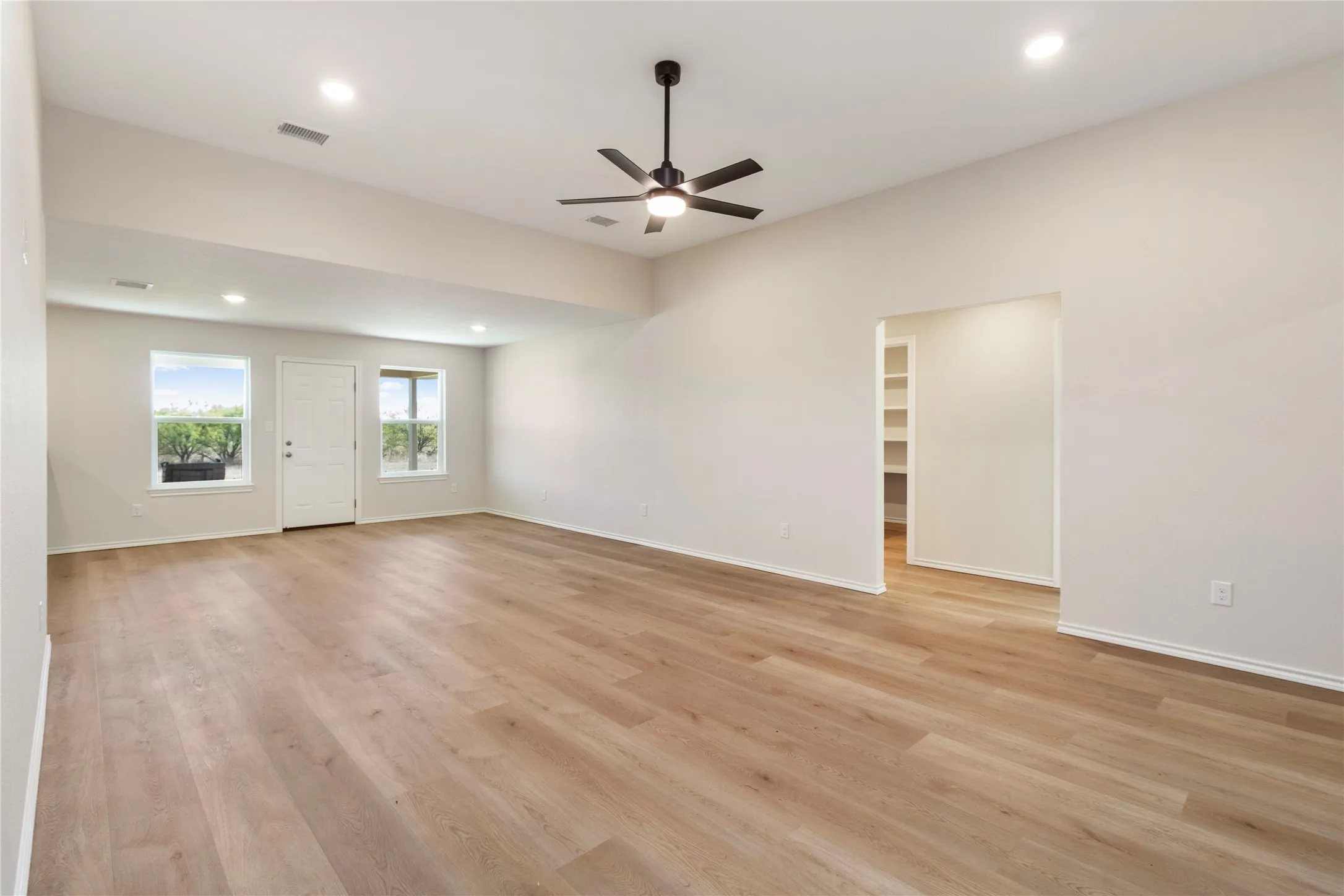 Single Family Residence For Sale in Coleman County , 811 Bella Boulevard, Coleman, Texas 76834, 3 Bedroom, 2 Bathroom, 2 Garage spaces, 1,575 Sqft, built in 2025, New Construction - Complete, mls#21115300, Real Estate Agent in Coleman, Homes For Sale in Coleman county, Homes For Sale in Coleman, Realtor in Coleman Texas, Real Estate Brokerage Independent Realty Texas, Luminita Cordes Realtor