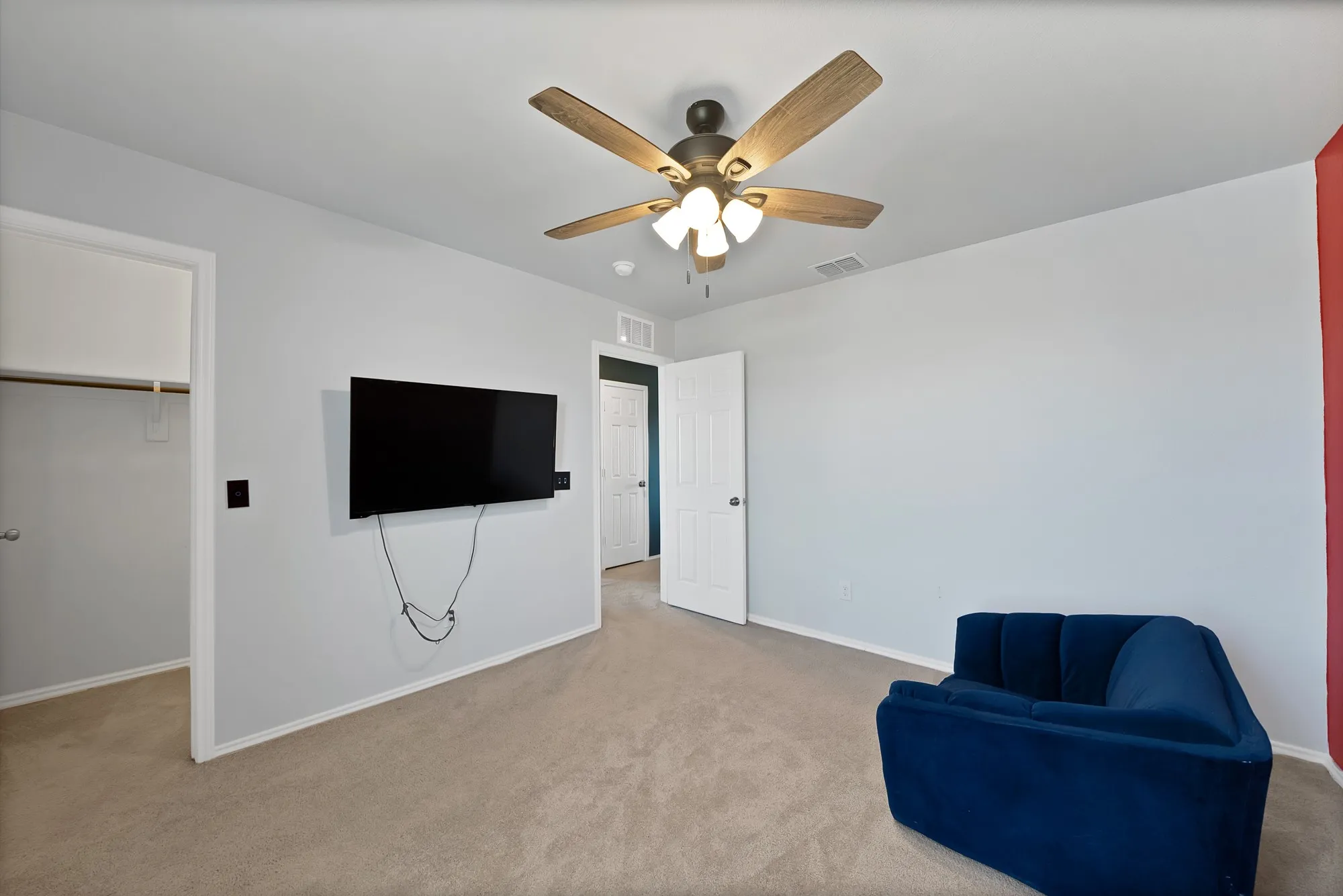 Single Family Residence For Sale in Tarrant County , 820 Lemongrass Court, Fort Worth, Texas 76131, 4 Bedroom, 3 Bathroom, 2 Garage spaces, 3,338 Sqft, built in 2021, mls#21114639, Real Estate Agent in Fort Worth, Homes For Sale in Tarrant county, Homes For Sale in Fort Worth, Realtor in Fort Worth Texas, Real Estate Brokerage Independent Realty Texas, Luminita Cordes Realtor
