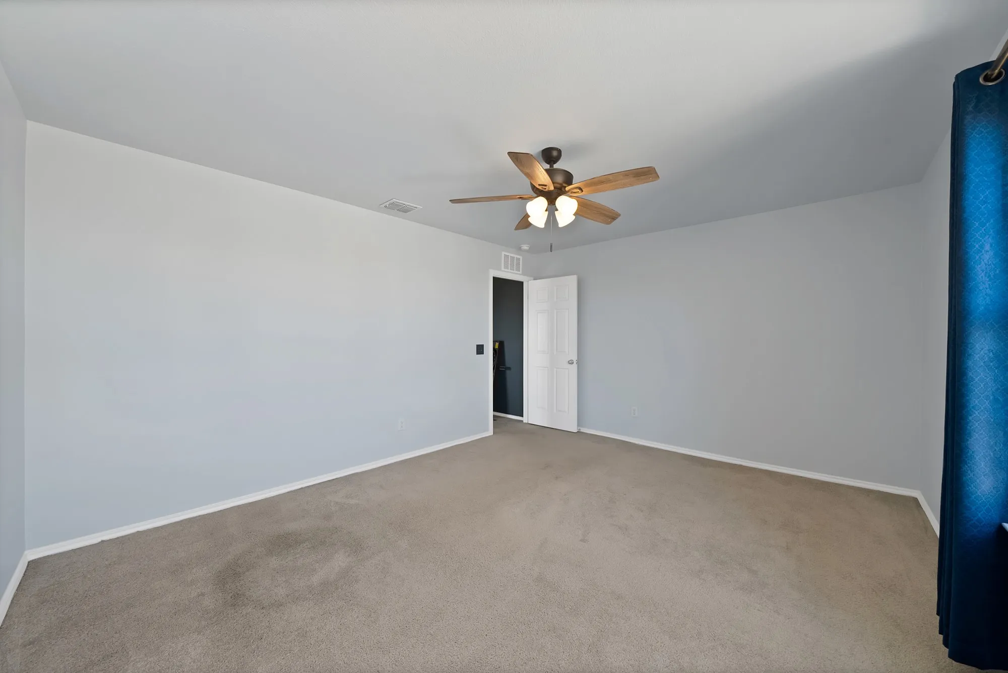 Single Family Residence For Sale in Tarrant County , 820 Lemongrass Court, Fort Worth, Texas 76131, 4 Bedroom, 3 Bathroom, 2 Garage spaces, 3,338 Sqft, built in 2021, mls#21114639, Real Estate Agent in Fort Worth, Homes For Sale in Tarrant county, Homes For Sale in Fort Worth, Realtor in Fort Worth Texas, Real Estate Brokerage Independent Realty Texas, Luminita Cordes Realtor