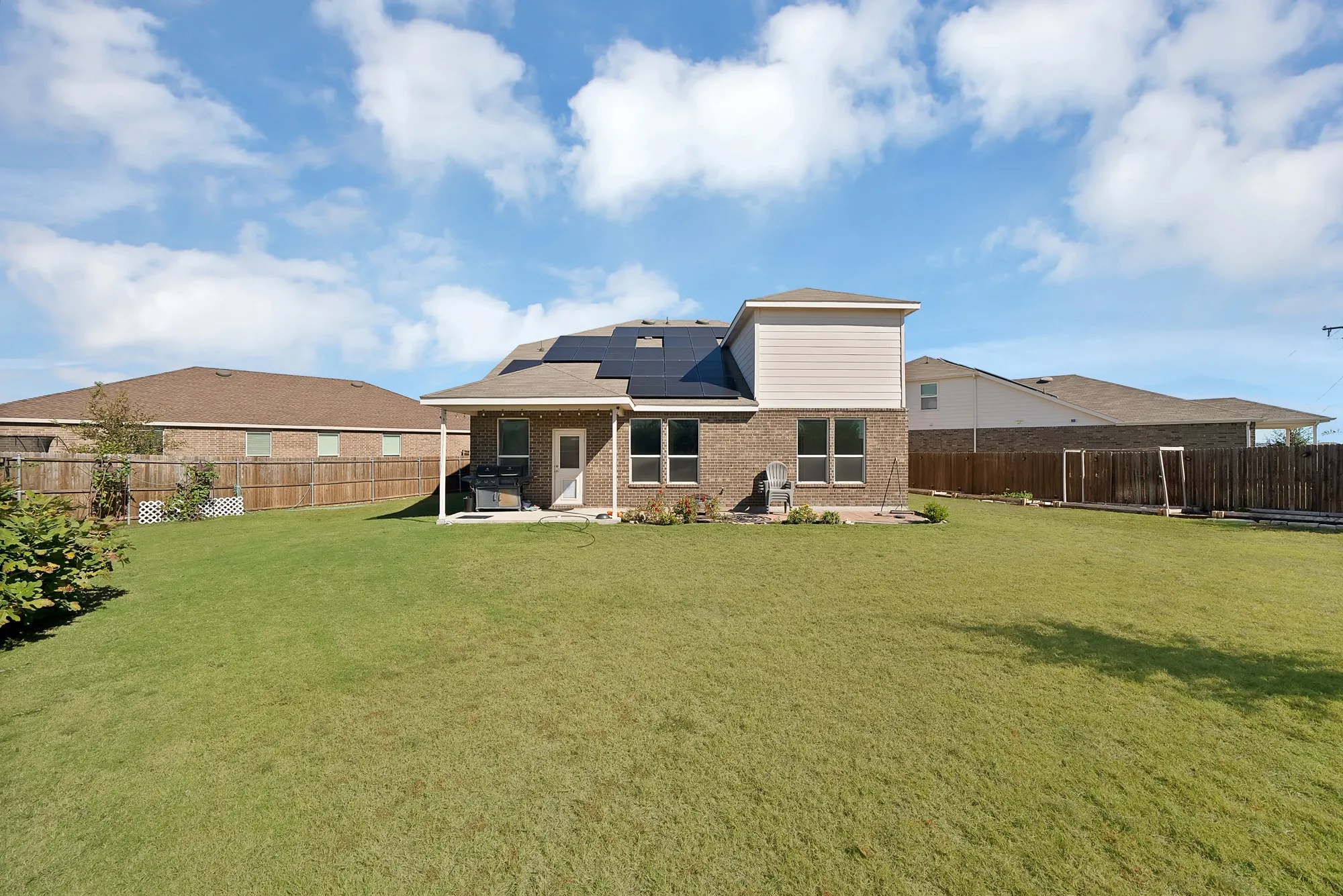 Single Family Residence For Sale in Tarrant County , 820 Lemongrass Court, Fort Worth, Texas 76131, 4 Bedroom, 3 Bathroom, 2 Garage spaces, 3,338 Sqft, built in 2021, mls#21114639, Real Estate Agent in Fort Worth, Homes For Sale in Tarrant county, Homes For Sale in Fort Worth, Realtor in Fort Worth Texas, Real Estate Brokerage Independent Realty Texas, Luminita Cordes Realtor