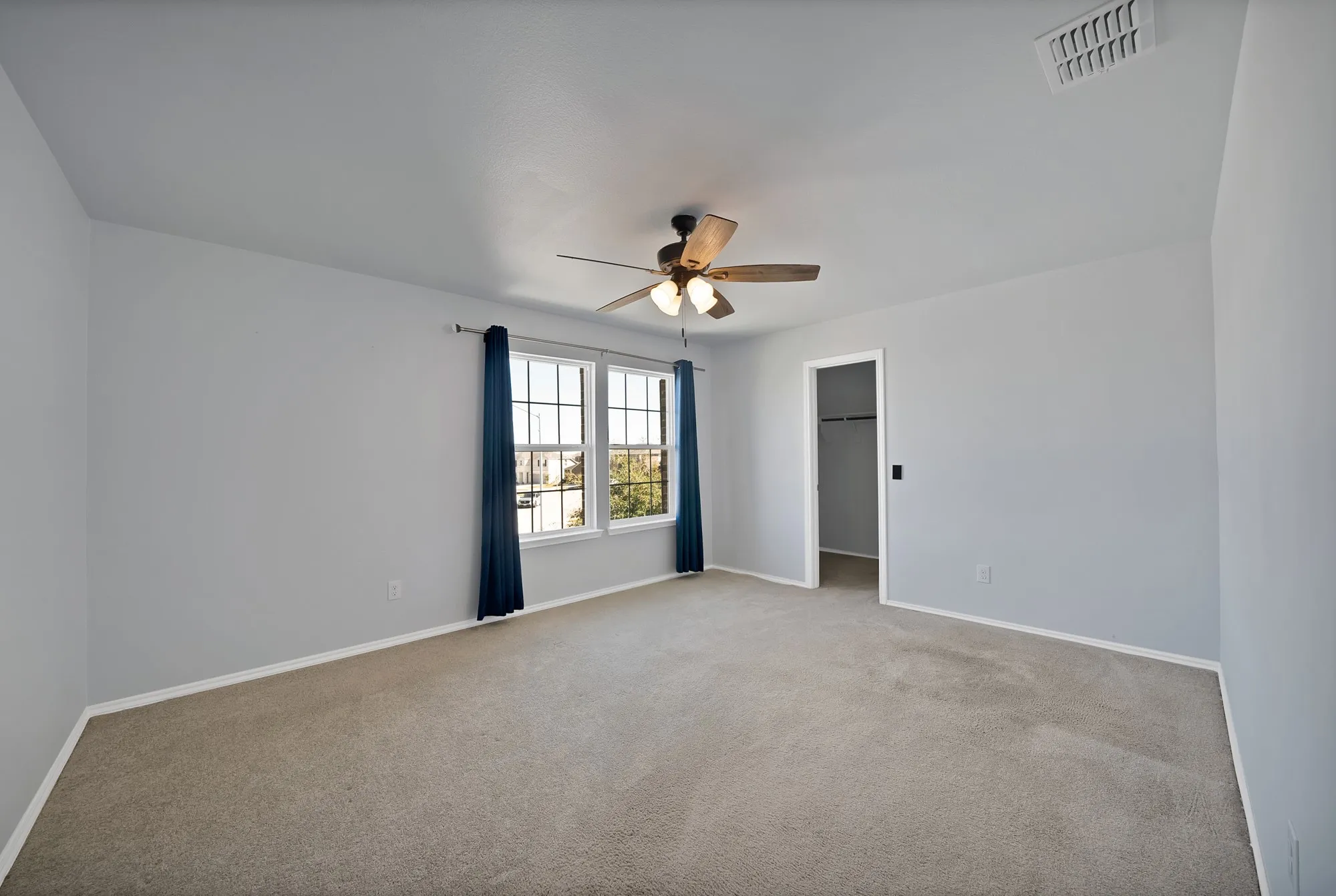 Single Family Residence For Sale in Tarrant County , 820 Lemongrass Court, Fort Worth, Texas 76131, 4 Bedroom, 3 Bathroom, 2 Garage spaces, 3,338 Sqft, built in 2021, mls#21114639, Real Estate Agent in Fort Worth, Homes For Sale in Tarrant county, Homes For Sale in Fort Worth, Realtor in Fort Worth Texas, Real Estate Brokerage Independent Realty Texas, Luminita Cordes Realtor