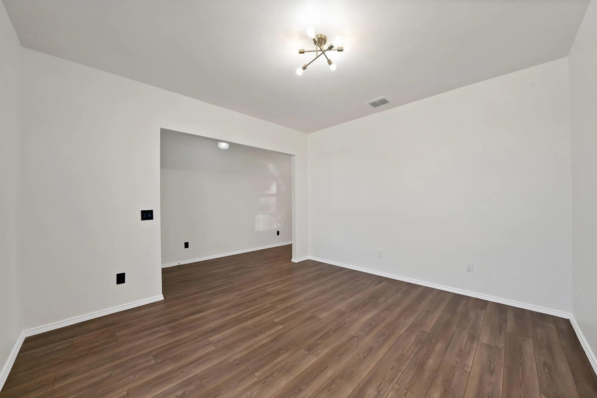 Single Family Residence For Sale in Tarrant County , 820 Lemongrass Court, Fort Worth, Texas 76131, 4 Bedroom, 3 Bathroom, 2 Garage spaces, 3,338 Sqft, built in 2021, mls#21114639, Real Estate Agent in Fort Worth, Homes For Sale in Tarrant county, Homes For Sale in Fort Worth, Realtor in Fort Worth Texas, Real Estate Brokerage Independent Realty Texas, Luminita Cordes Realtor
