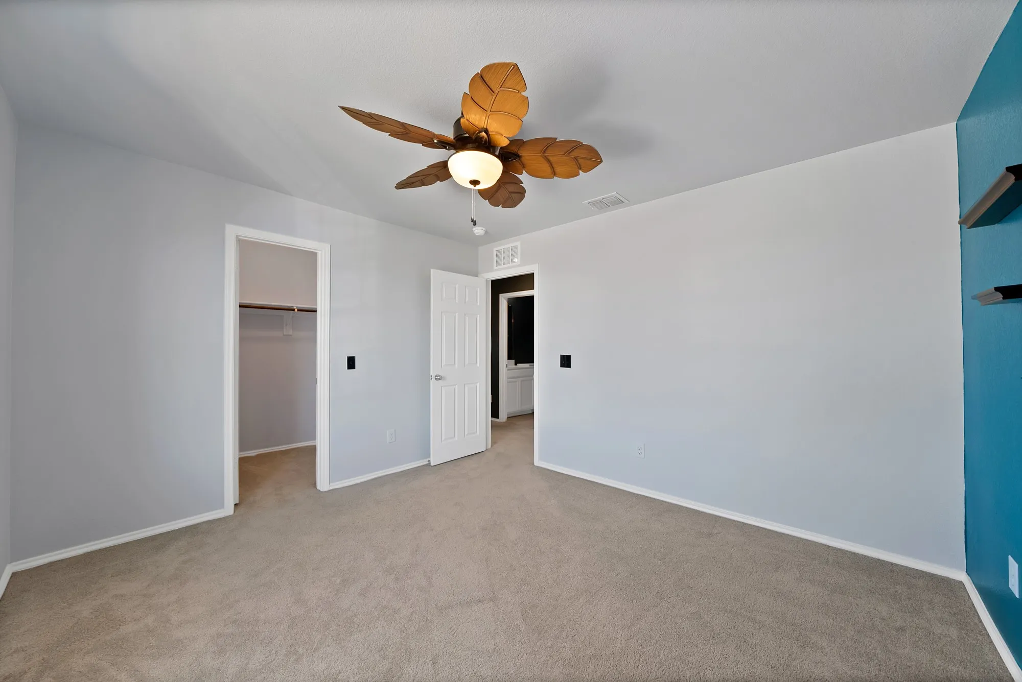 Single Family Residence For Sale in Tarrant County , 820 Lemongrass Court, Fort Worth, Texas 76131, 4 Bedroom, 3 Bathroom, 2 Garage spaces, 3,338 Sqft, built in 2021, mls#21114639, Real Estate Agent in Fort Worth, Homes For Sale in Tarrant county, Homes For Sale in Fort Worth, Realtor in Fort Worth Texas, Real Estate Brokerage Independent Realty Texas, Luminita Cordes Realtor