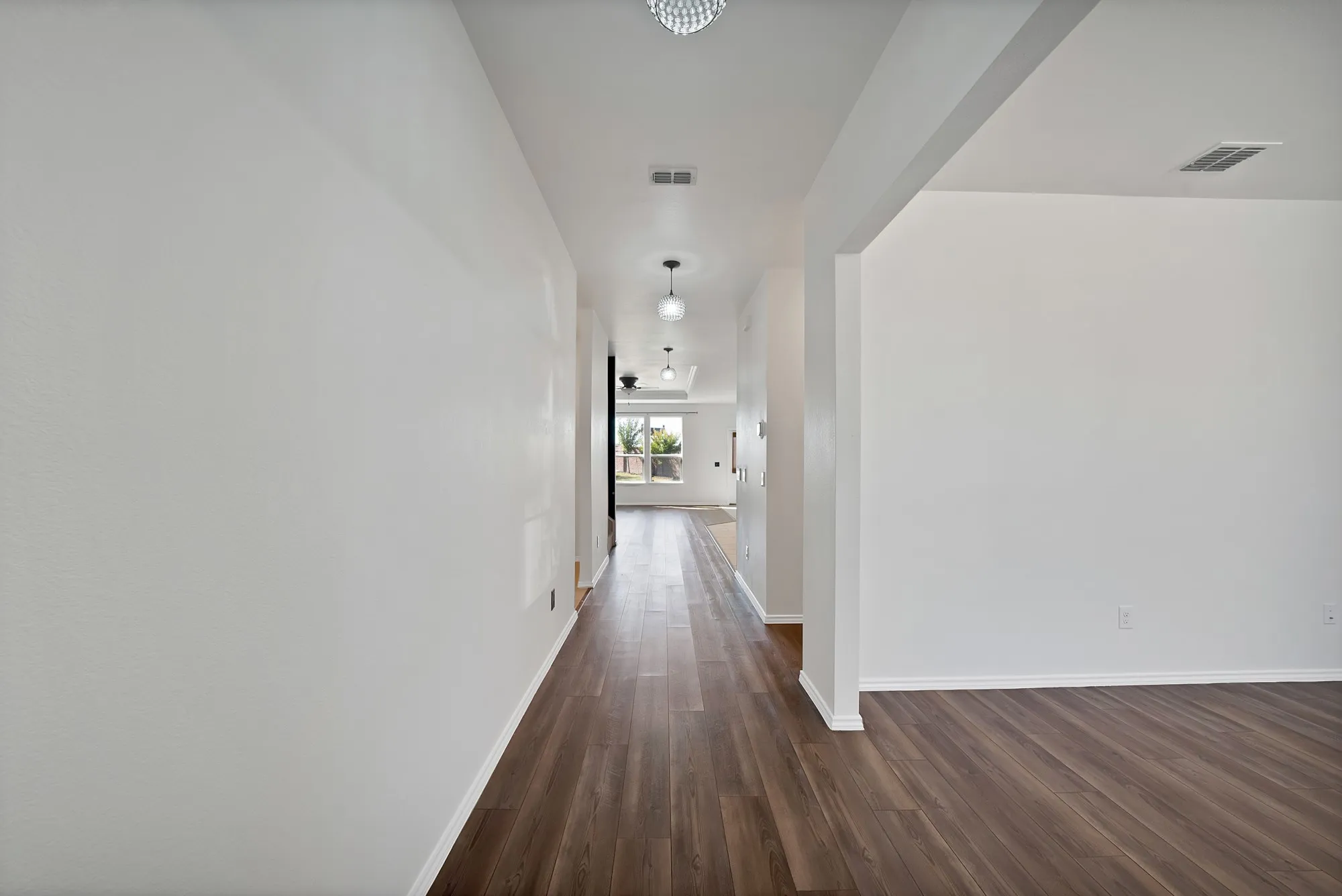Single Family Residence For Sale in Tarrant County , 820 Lemongrass Court, Fort Worth, Texas 76131, 4 Bedroom, 3 Bathroom, 2 Garage spaces, 3,338 Sqft, built in 2021, mls#21114639, Real Estate Agent in Fort Worth, Homes For Sale in Tarrant county, Homes For Sale in Fort Worth, Realtor in Fort Worth Texas, Real Estate Brokerage Independent Realty Texas, Luminita Cordes Realtor