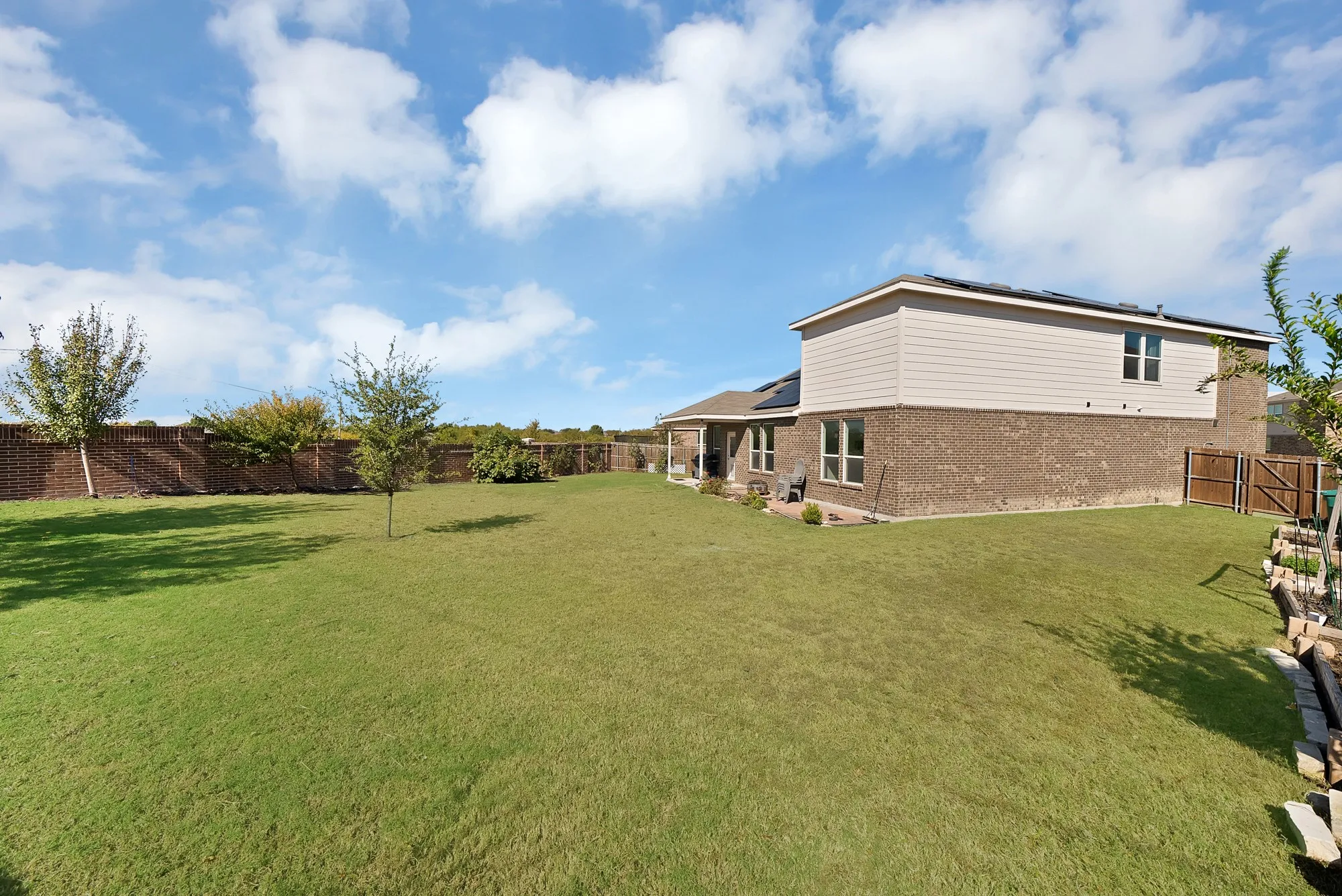Single Family Residence For Sale in Tarrant County , 820 Lemongrass Court, Fort Worth, Texas 76131, 4 Bedroom, 3 Bathroom, 2 Garage spaces, 3,338 Sqft, built in 2021, mls#21114639, Real Estate Agent in Fort Worth, Homes For Sale in Tarrant county, Homes For Sale in Fort Worth, Realtor in Fort Worth Texas, Real Estate Brokerage Independent Realty Texas, Luminita Cordes Realtor