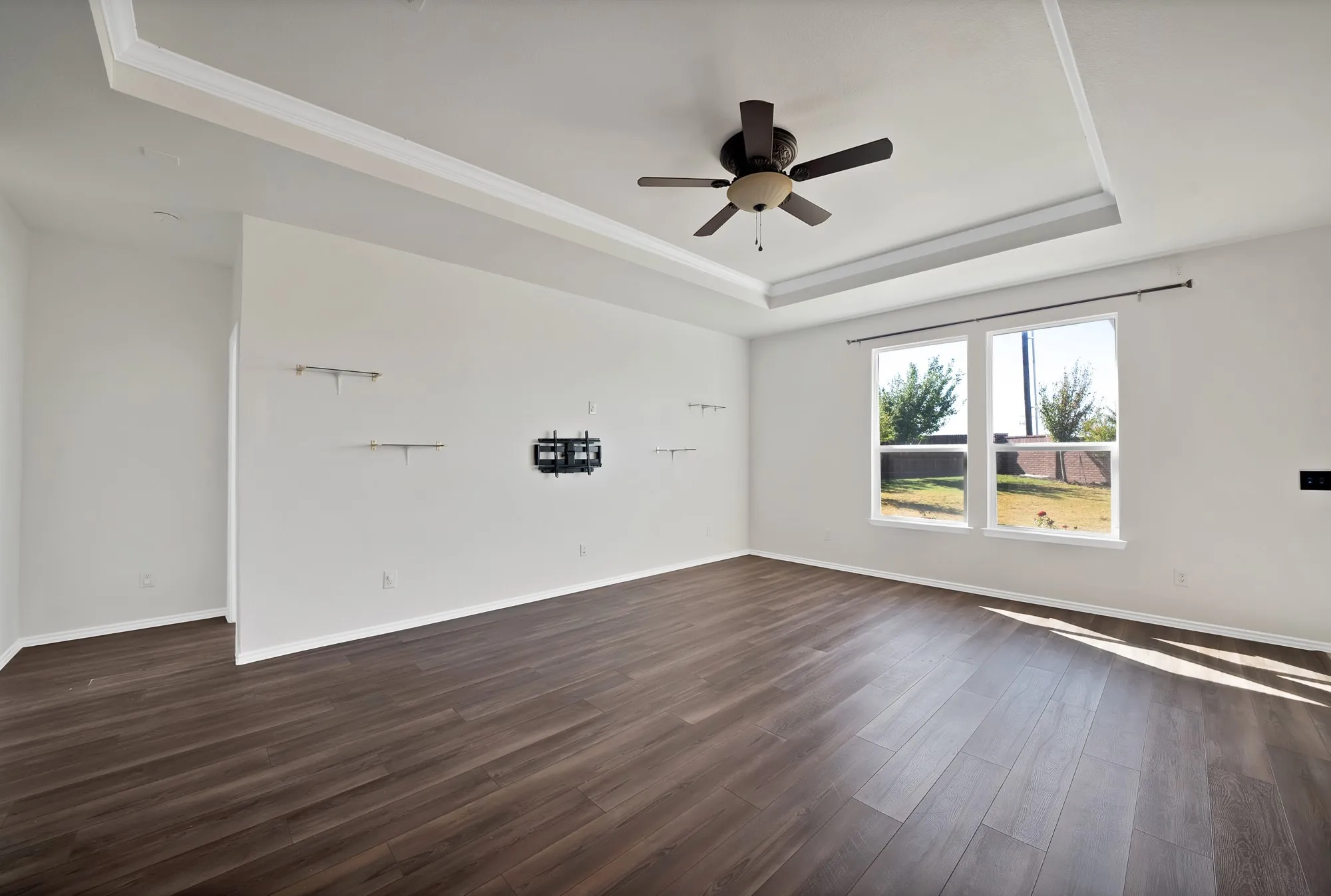 Single Family Residence For Sale in Tarrant County , 820 Lemongrass Court, Fort Worth, Texas 76131, 4 Bedroom, 3 Bathroom, 2 Garage spaces, 3,338 Sqft, built in 2021, mls#21114639, Real Estate Agent in Fort Worth, Homes For Sale in Tarrant county, Homes For Sale in Fort Worth, Realtor in Fort Worth Texas, Real Estate Brokerage Independent Realty Texas, Luminita Cordes Realtor