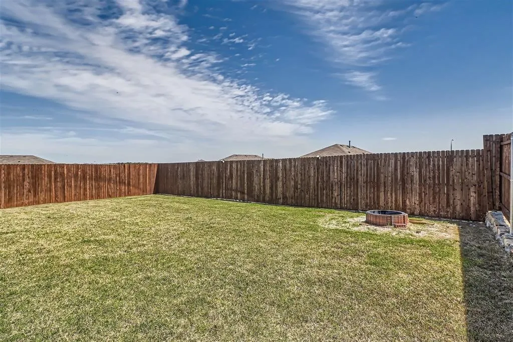 Single Family Residence For Sale in Tarrant County , 8616 Caldera Lane, Fort Worth, Texas 76131, 4 Bedrooms, 2 Bathrooms, 2 Garage spaces, 1,734 Sqft, built in 2022, Price $310,000, mls#21115540, Real Estate Agent in Fort Worth, Homes For Sale in Tarrant county, Homes For Sale in Fort Worth, Realtor in Fort Worth Texas, Real Estate Brokerage Independent Realty Texas, Luminita Cordes Realtor