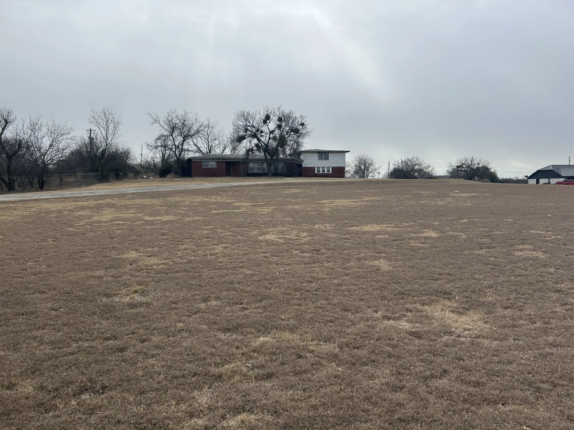 Single Family Residence For Sale in Jack County , 1115 W Belknap, Jacksboro, Texas 76458, 3 Bedrooms, 2 Bathrooms, Garage spaces, 3,820 Sqft, built in 1950, Price $299,900, mls#21115660, Real Estate Agent in Jacksboro, Homes For Sale in Jack county, Homes For Sale in Jacksboro, Realtor in Jacksboro Texas, Real Estate Brokerage Independent Realty Texas, Luminita Cordes Realtor