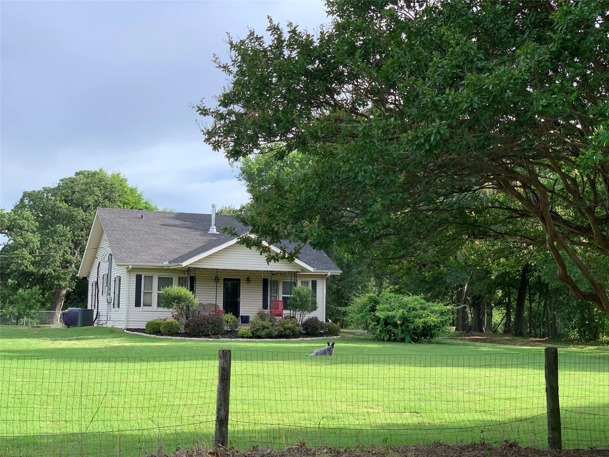 Single Family Residence For Sale in Grayson County , 2330 Knight Road, Denison, Texas 75020, 2 Bedroom, 1 Bathroom, Garage spaces, 1,535 Sqft, built in 1930, mls#21115815, Real Estate Agent in Denison, Homes For Sale in Grayson county, Homes For Sale in Denison, Realtor in Denison Texas, Real Estate Brokerage Independent Realty Texas, Luminita Cordes Realtor