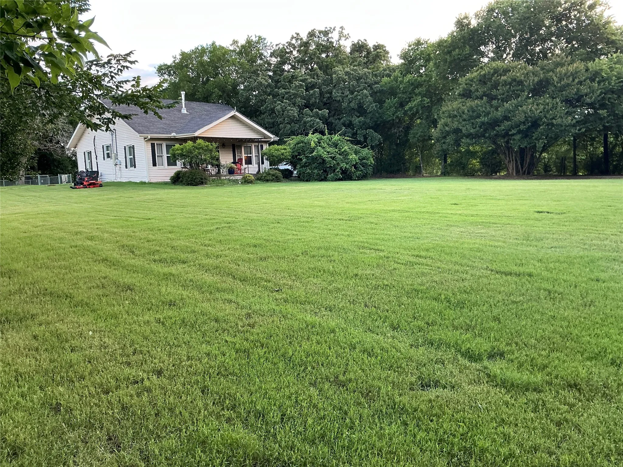 Single Family Residence For Sale in Grayson County , 2330 Knight Road, Denison, Texas 75020, 2 Bedroom, 1 Bathroom, Garage spaces, 1,535 Sqft, built in 1930, mls#21115815, Real Estate Agent in Denison, Homes For Sale in Grayson county, Homes For Sale in Denison, Realtor in Denison Texas, Real Estate Brokerage Independent Realty Texas, Luminita Cordes Realtor