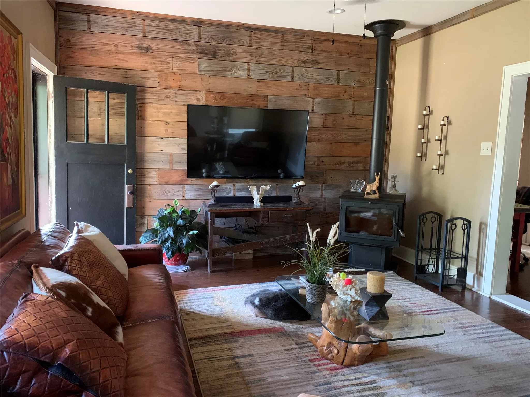 Single Family Residence For Sale in Grayson County , 2330 Knight Road, Denison, Texas 75020, 2 Bedroom, 1 Bathroom, Garage spaces, 1,535 Sqft, built in 1930, mls#21115815, Real Estate Agent in Denison, Homes For Sale in Grayson county, Homes For Sale in Denison, Realtor in Denison Texas, Real Estate Brokerage Independent Realty Texas, Luminita Cordes Realtor
