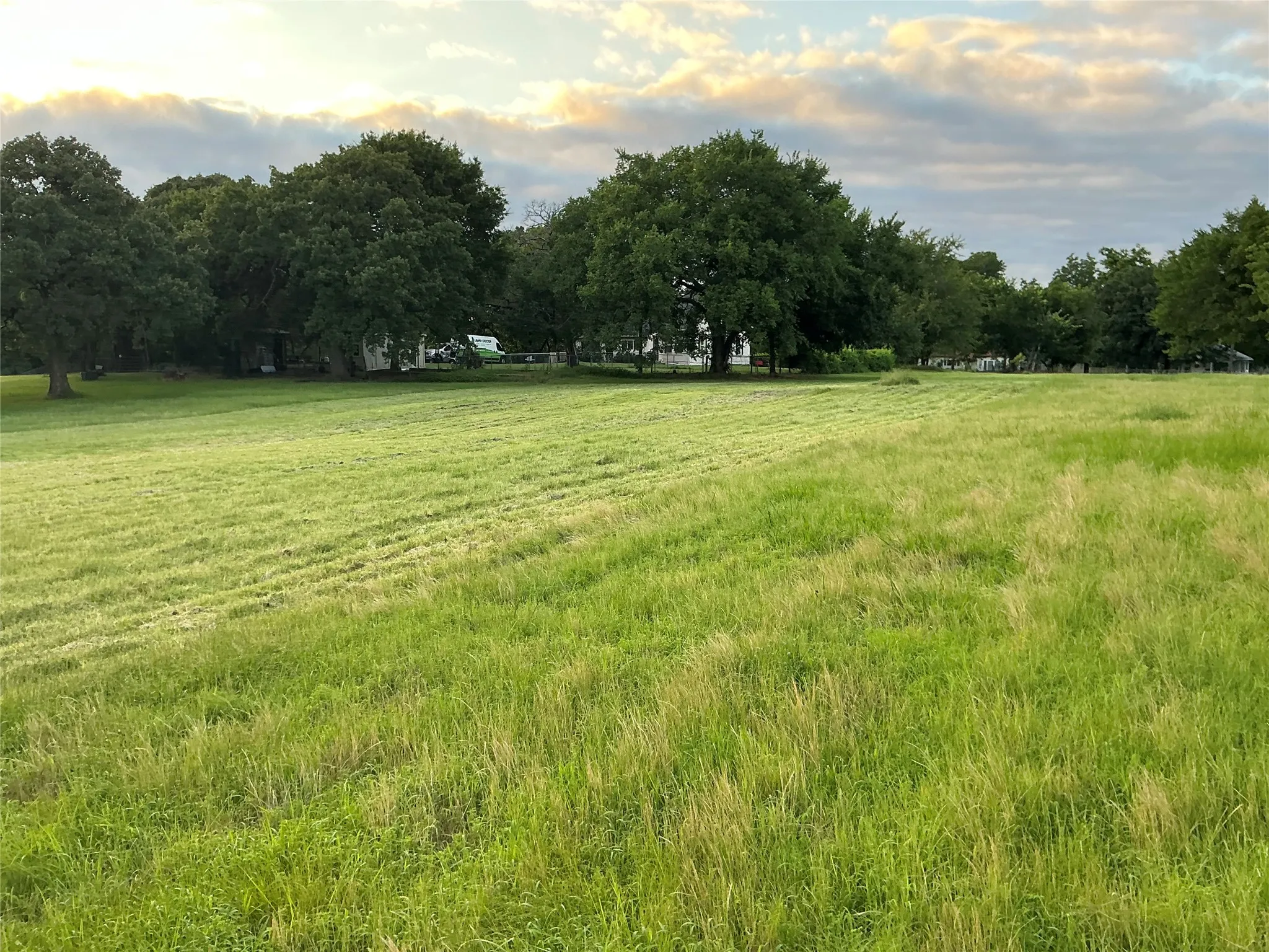 Single Family Residence For Sale in Grayson County , 2330 Knight Road, Denison, Texas 75020, 2 Bedroom, 1 Bathroom, Garage spaces, 1,535 Sqft, built in 1930, mls#21115815, Real Estate Agent in Denison, Homes For Sale in Grayson county, Homes For Sale in Denison, Realtor in Denison Texas, Real Estate Brokerage Independent Realty Texas, Luminita Cordes Realtor