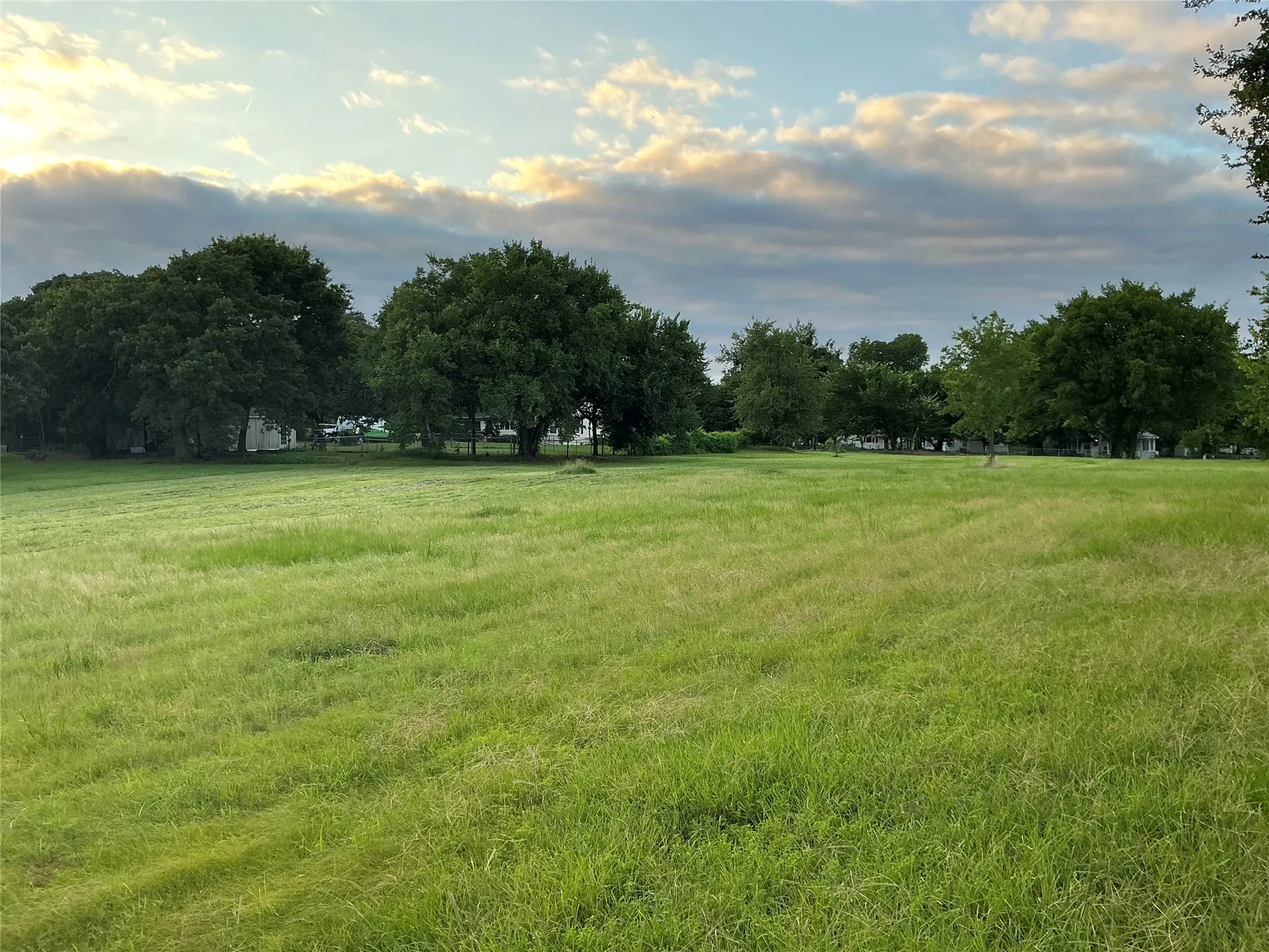 Single Family Residence For Sale in Grayson County , 2330 Knight Road, Denison, Texas 75020, 2 Bedroom, 1 Bathroom, Garage spaces, 1,535 Sqft, built in 1930, mls#21115815, Real Estate Agent in Denison, Homes For Sale in Grayson county, Homes For Sale in Denison, Realtor in Denison Texas, Real Estate Brokerage Independent Realty Texas, Luminita Cordes Realtor