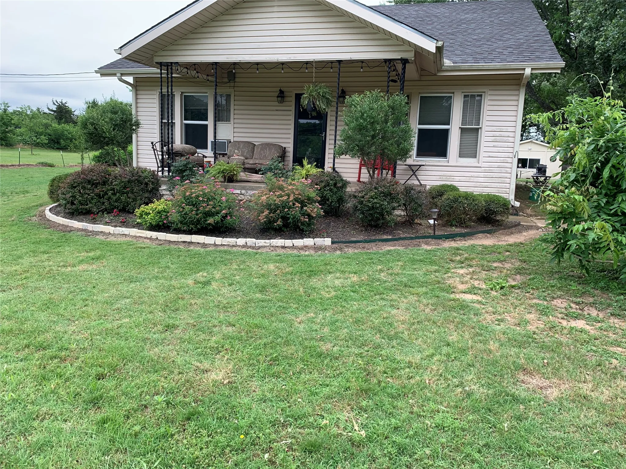 Single Family Residence For Sale in Grayson County , 2330 Knight Road, Denison, Texas 75020, 2 Bedroom, 1 Bathroom, Garage spaces, 1,535 Sqft, built in 1930, mls#21115815, Real Estate Agent in Denison, Homes For Sale in Grayson county, Homes For Sale in Denison, Realtor in Denison Texas, Real Estate Brokerage Independent Realty Texas, Luminita Cordes Realtor