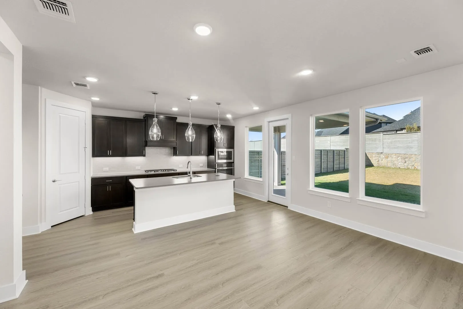 11740 Edgewood-Dining-1