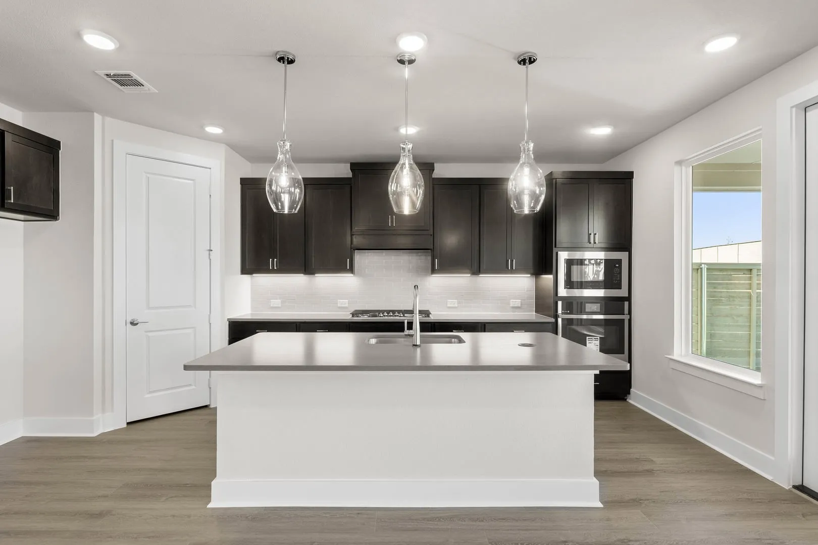 11740 Edgewood-Kitchen-2