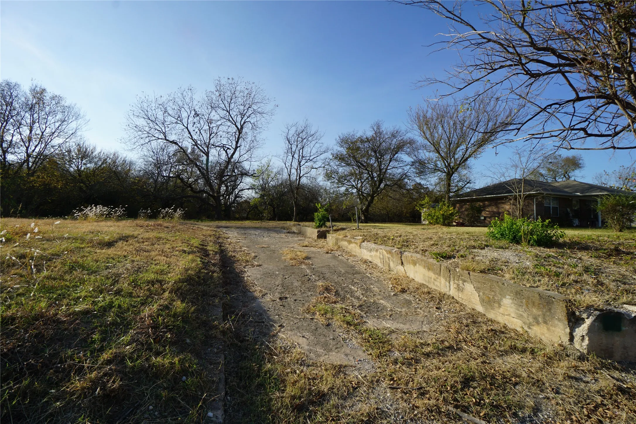 Unimproved Land For Sale in Fannin County , 1227 Maple Street, Bonham, Texas 75418, 0, 0, Garage spaces, 0 Sqft, built in 0, Price $30,000, mls#21115841, Real Estate Agent in Bonham, Homes For Sale in Fannin county, Homes For Sale in Bonham, Realtor in Bonham Texas, Real Estate Brokerage Independent Realty Texas, Luminita Cordes Realtor