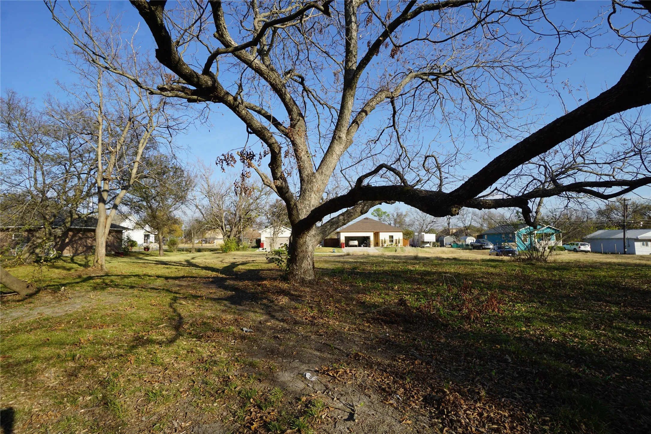 Unimproved Land For Sale in Fannin County , 1227 Maple Street, Bonham, Texas 75418, 0, 0, Garage spaces, 0 Sqft, built in 0, Price $30,000, mls#21115841, Real Estate Agent in Bonham, Homes For Sale in Fannin county, Homes For Sale in Bonham, Realtor in Bonham Texas, Real Estate Brokerage Independent Realty Texas, Luminita Cordes Realtor