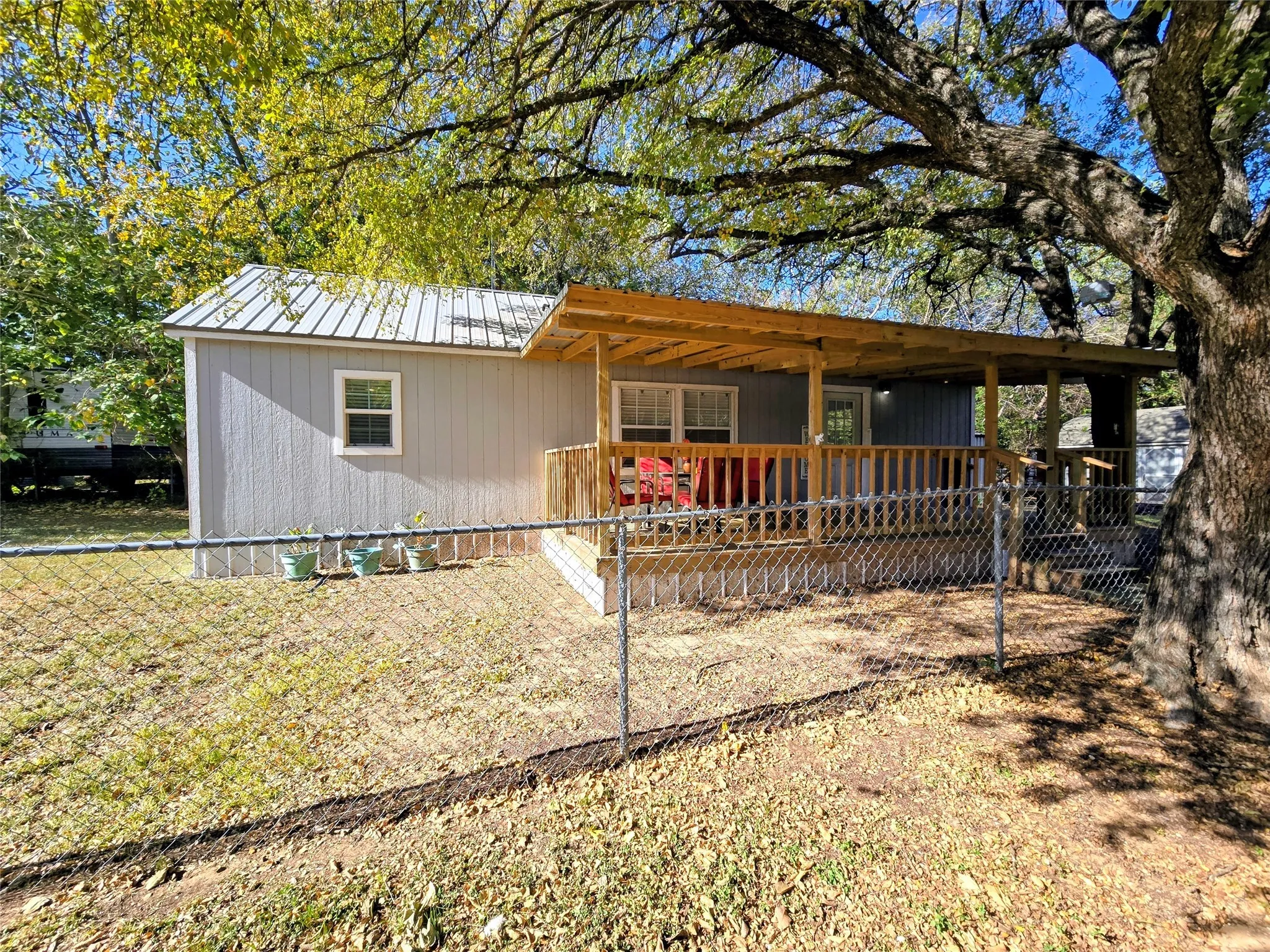 Single Family Residence For Sale in Hood County , 3807 Turquoise Trail, Granbury, Texas 76048, 1 Bedroom, 1 Bathroom, Garage spaces, 640 Sqft, built in 2019, mls#21114042, Real Estate Agent in Granbury, Homes For Sale in Hood county, Homes For Sale in Granbury, Realtor in Granbury Texas, Real Estate Brokerage Independent Realty Texas, Luminita Cordes Realtor