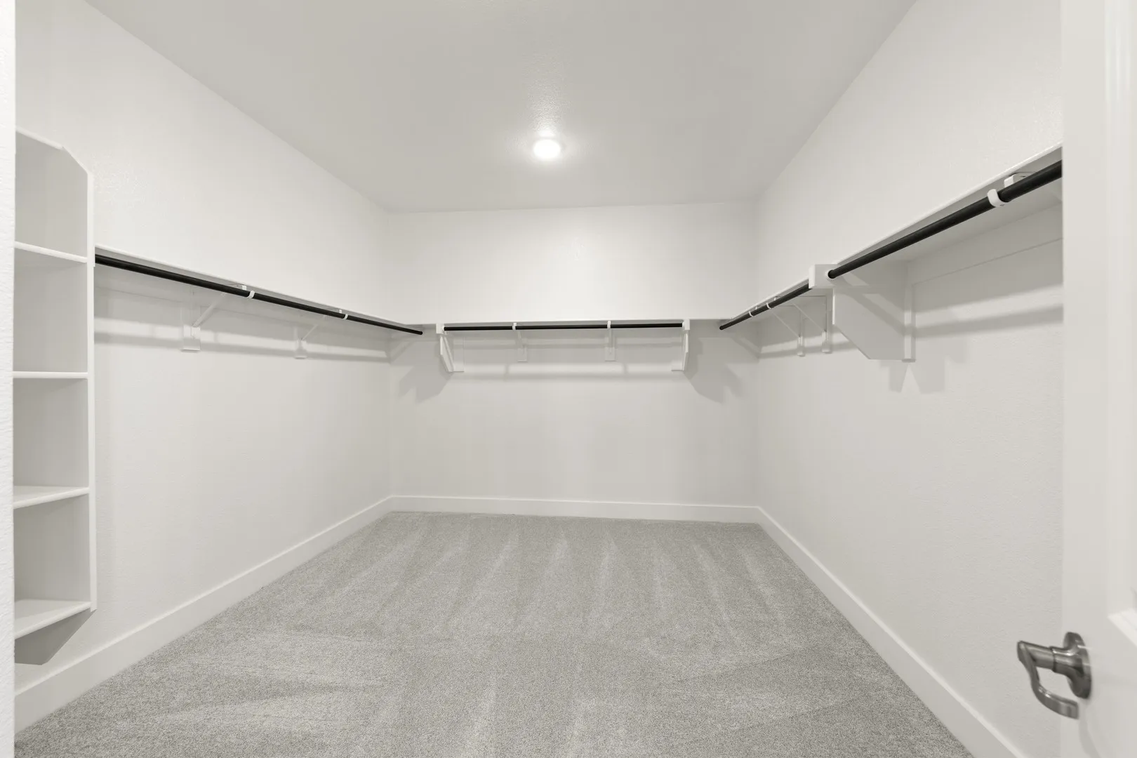 17. 7204 Indian Paintbrush - Closet