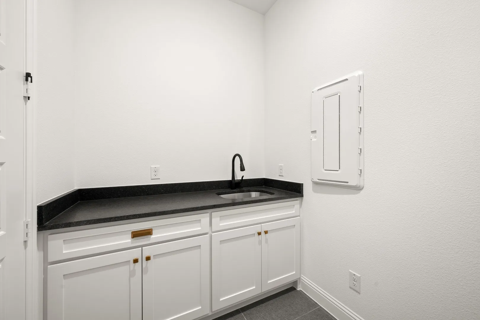4728 Hawthorn Hills- Utility-1