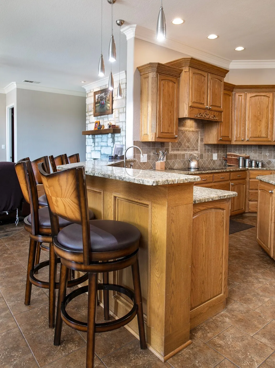 Single Family Residence For Sale in Kaufman County , 4816 Prairie Chapel Trail, Crandall, Texas 75114, 5 Bedrooms, 5 Bathrooms, 10 Garage spaces, 4,562 Sqft, built in 2006, Price $1,125,000, mls#21115881, Real Estate Agent in Crandall, Homes For Sale in Kaufman county, Homes For Sale in Crandall, Realtor in Crandall Texas, Real Estate Brokerage Independent Realty Texas, Luminita Cordes Realtor