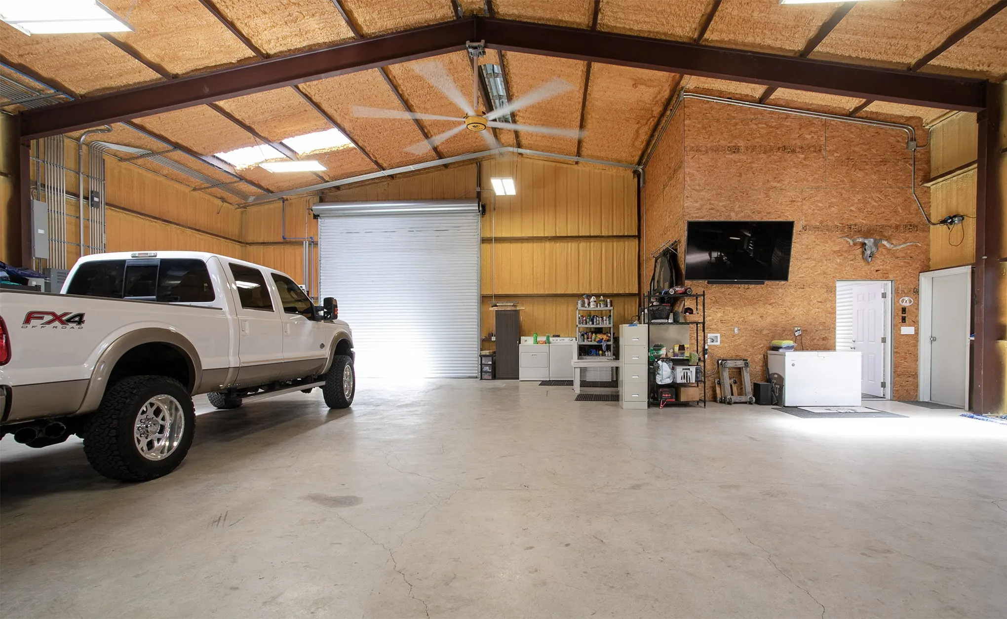 Single Family Residence For Sale in Kaufman County , 4816 Prairie Chapel Trail, Crandall, Texas 75114, 5 Bedrooms, 5 Bathrooms, 10 Garage spaces, 4,562 Sqft, built in 2006, Price $1,125,000, mls#21115881, Real Estate Agent in Crandall, Homes For Sale in Kaufman county, Homes For Sale in Crandall, Realtor in Crandall Texas, Real Estate Brokerage Independent Realty Texas, Luminita Cordes Realtor