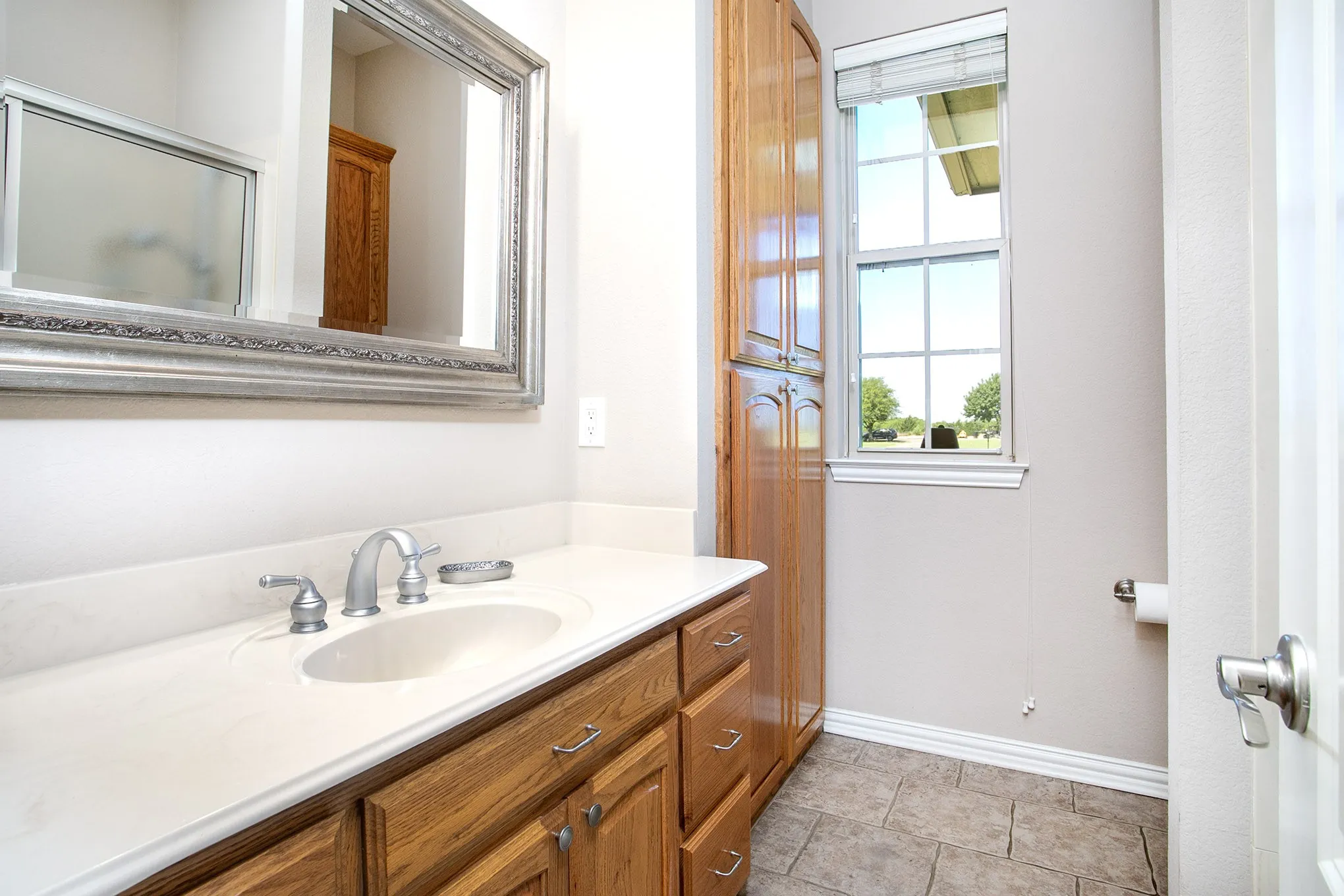Single Family Residence For Sale in Kaufman County , 4816 Prairie Chapel Trail, Crandall, Texas 75114, 5 Bedrooms, 5 Bathrooms, 10 Garage spaces, 4,562 Sqft, built in 2006, Price $1,125,000, mls#21115881, Real Estate Agent in Crandall, Homes For Sale in Kaufman county, Homes For Sale in Crandall, Realtor in Crandall Texas, Real Estate Brokerage Independent Realty Texas, Luminita Cordes Realtor